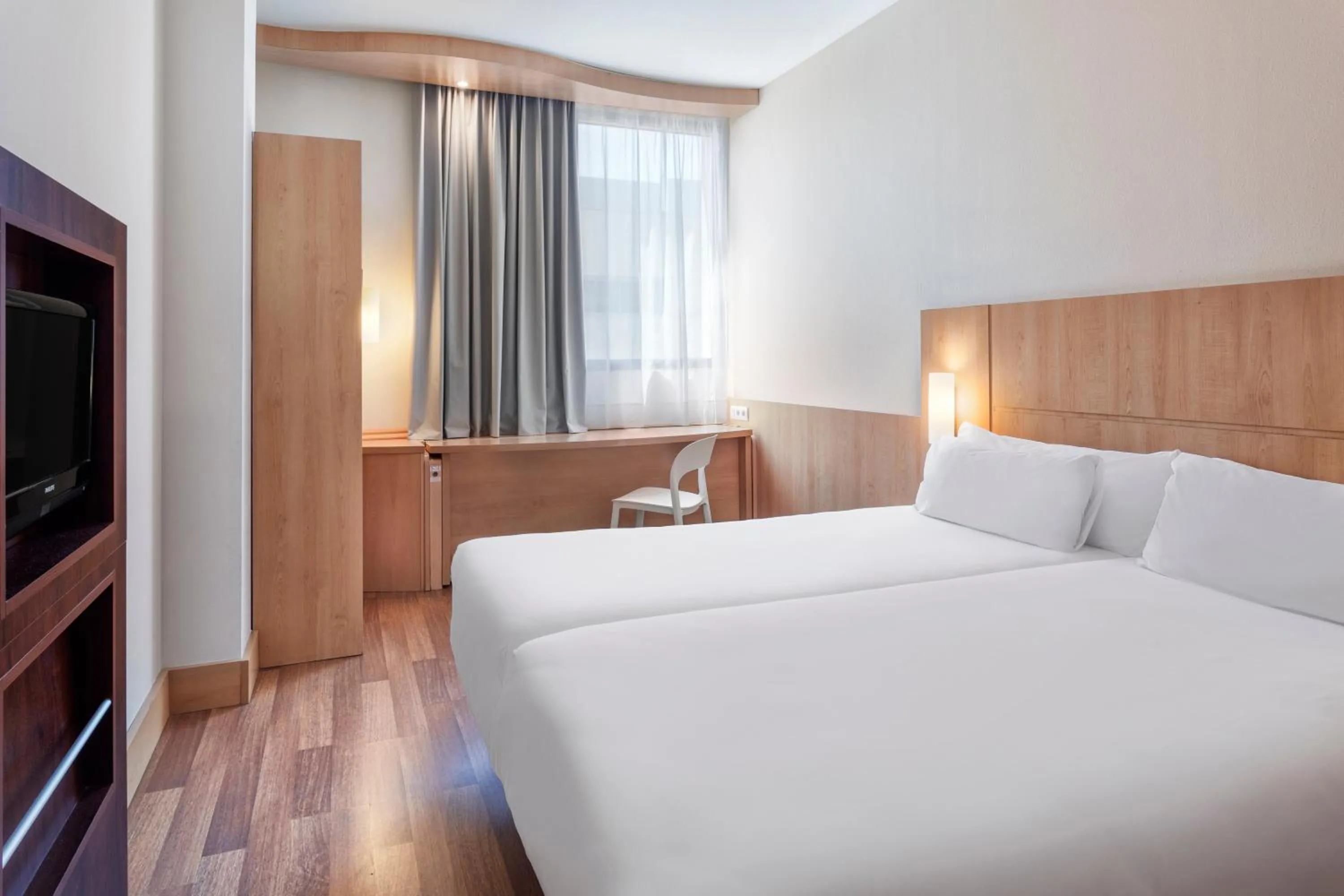 Bedroom, Bed in B&B HOTEL Barcelona Mataro