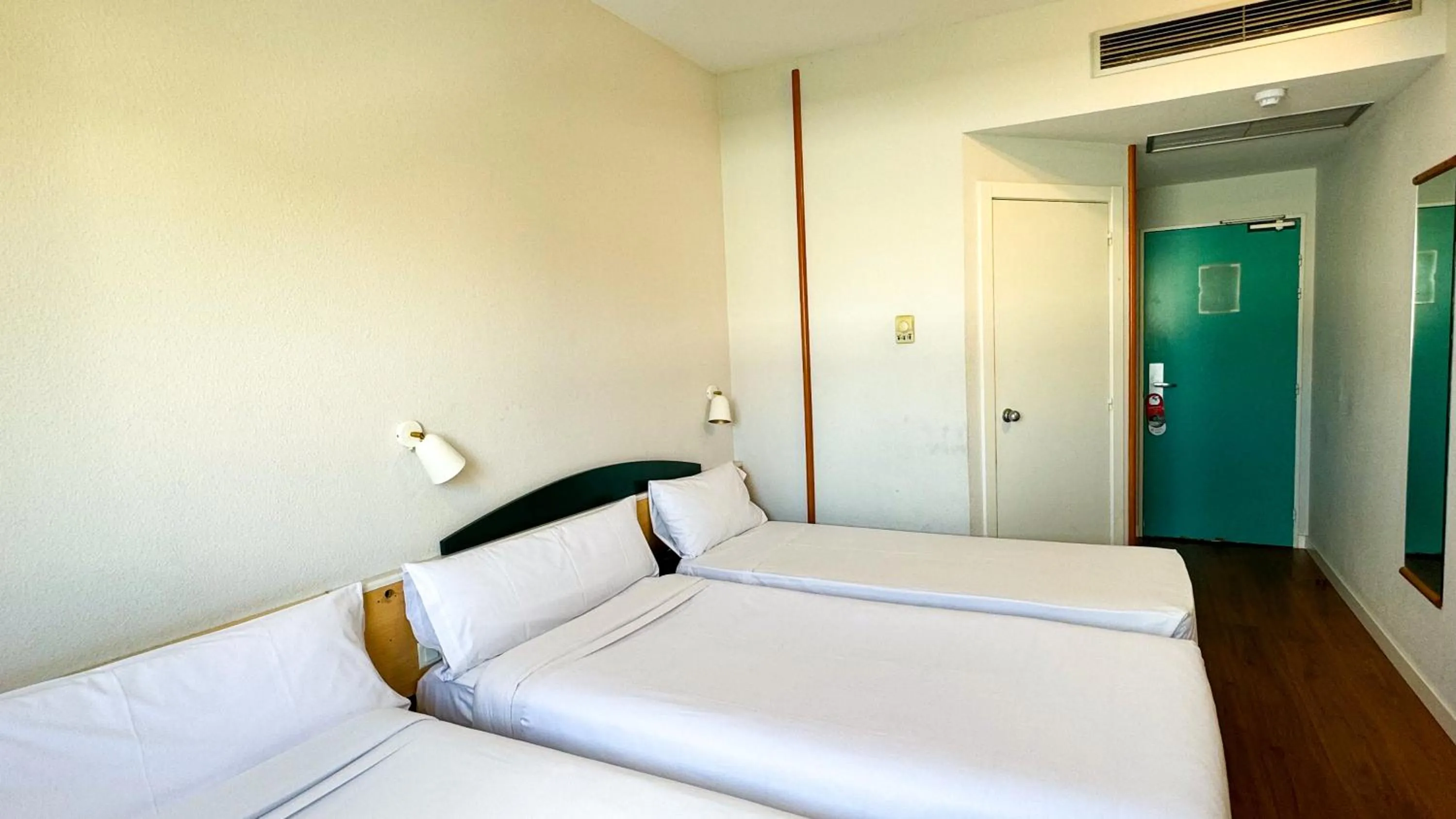 Decorative detail, Bed in Hotel Iris Guadalajara