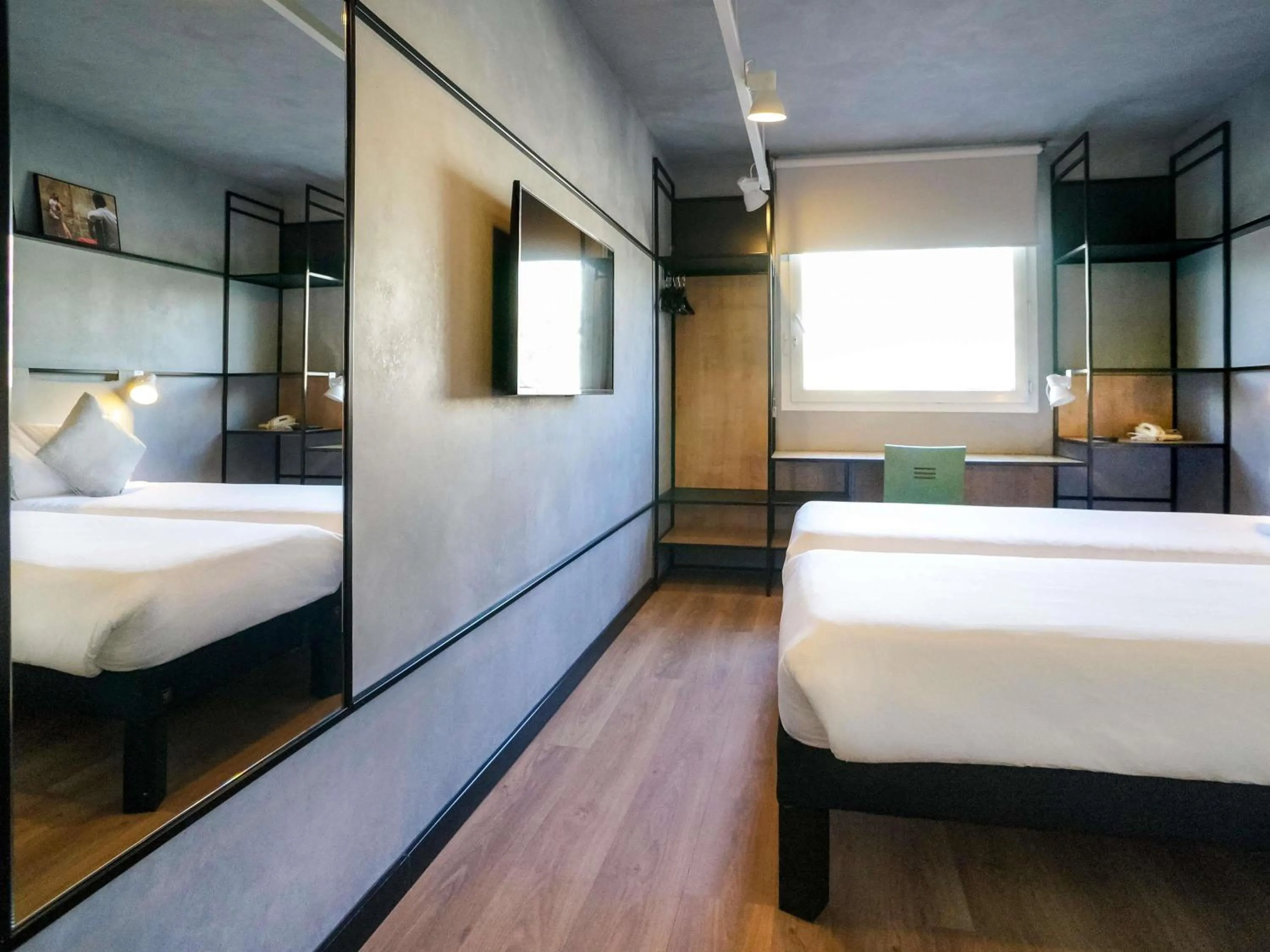 Bedroom, Bed in Ibis Montmelo Granollers