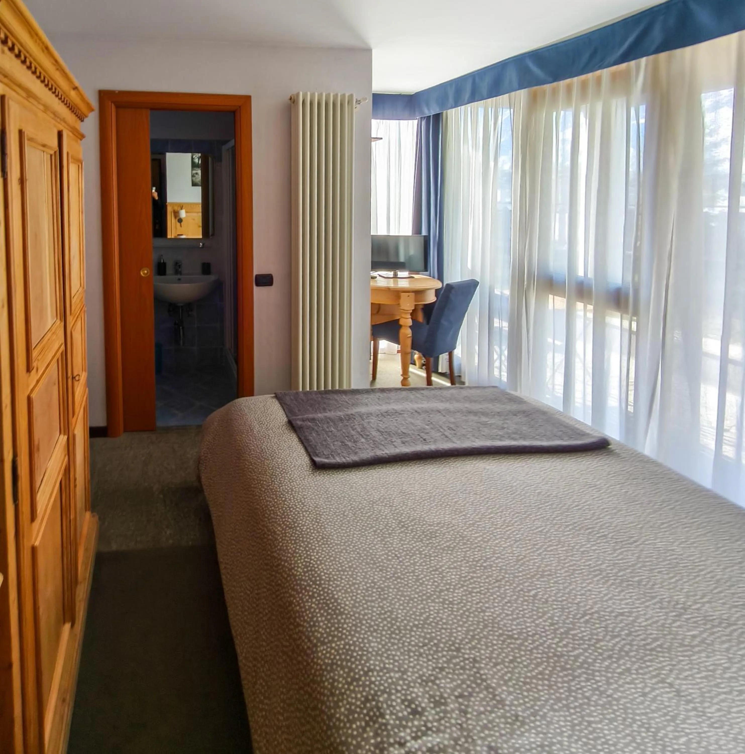 Bed in Shackleton Chalet