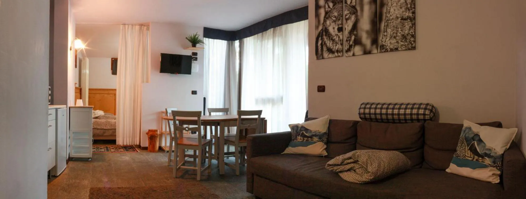 View (from property/room), Bed in Shackleton Chalet