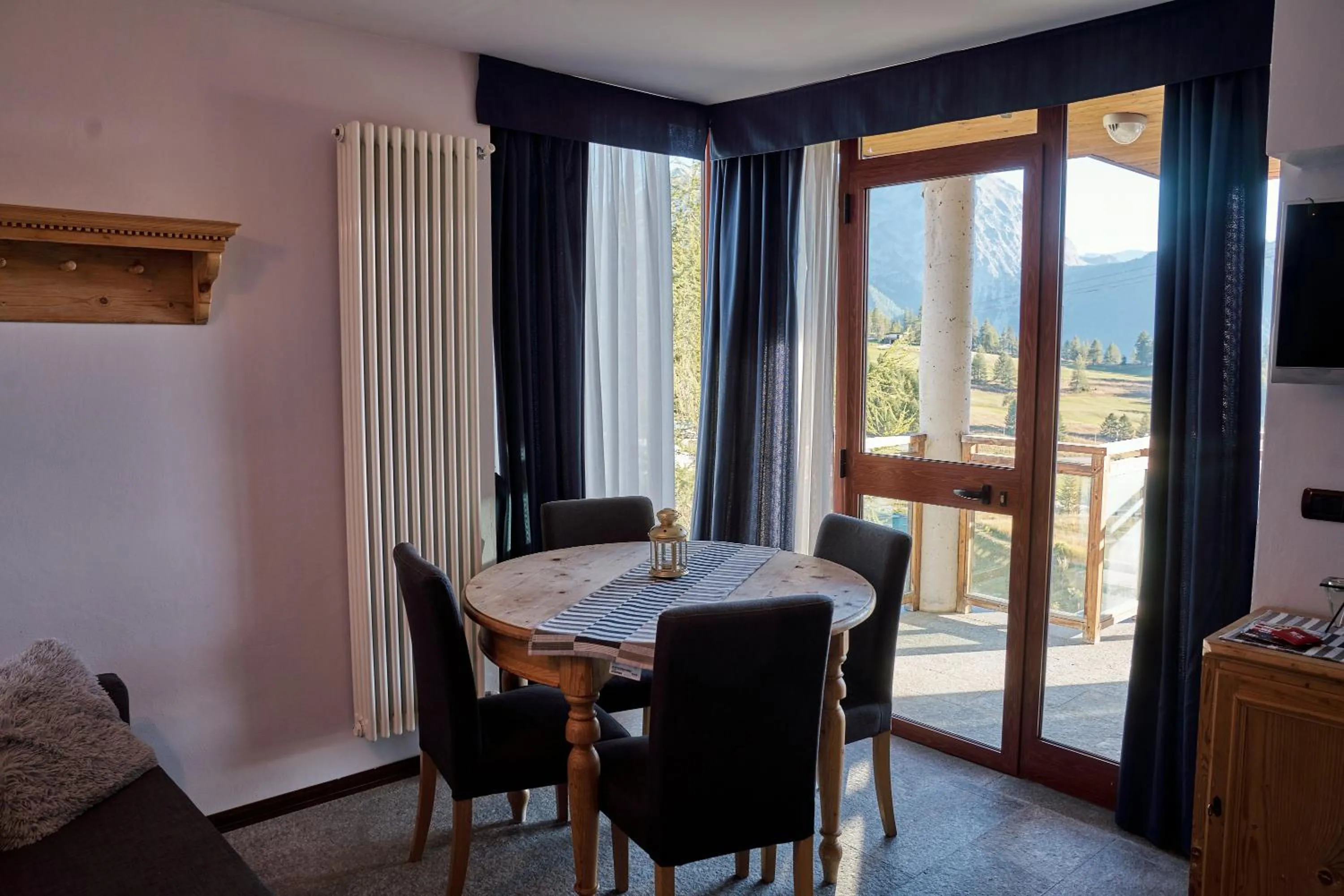 Dining area in Shackleton Chalet