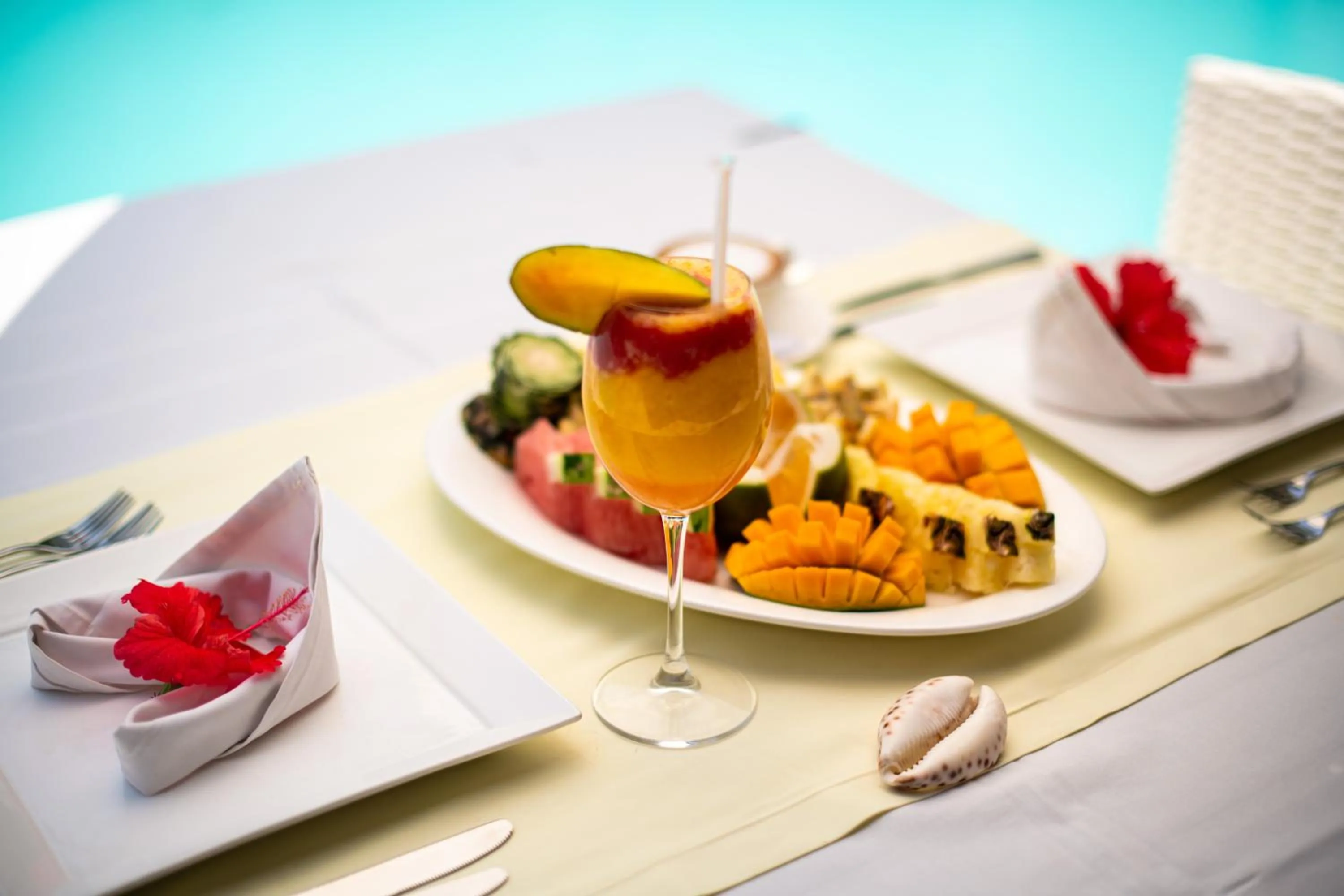 Food and drinks in Blue Moon Resort