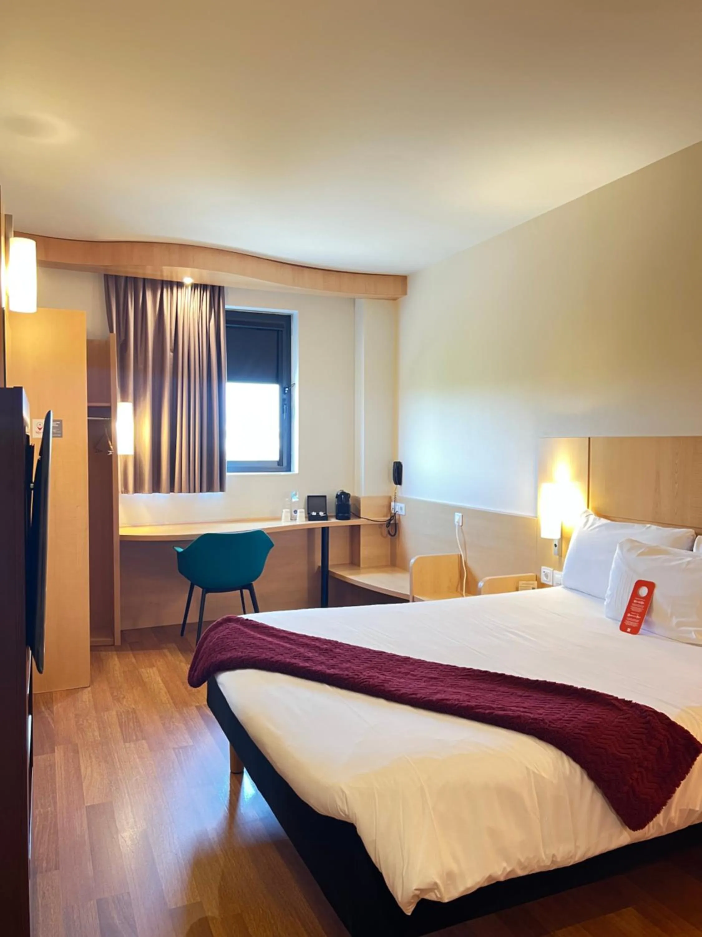Bedroom, Bed in Ibis Ripollet