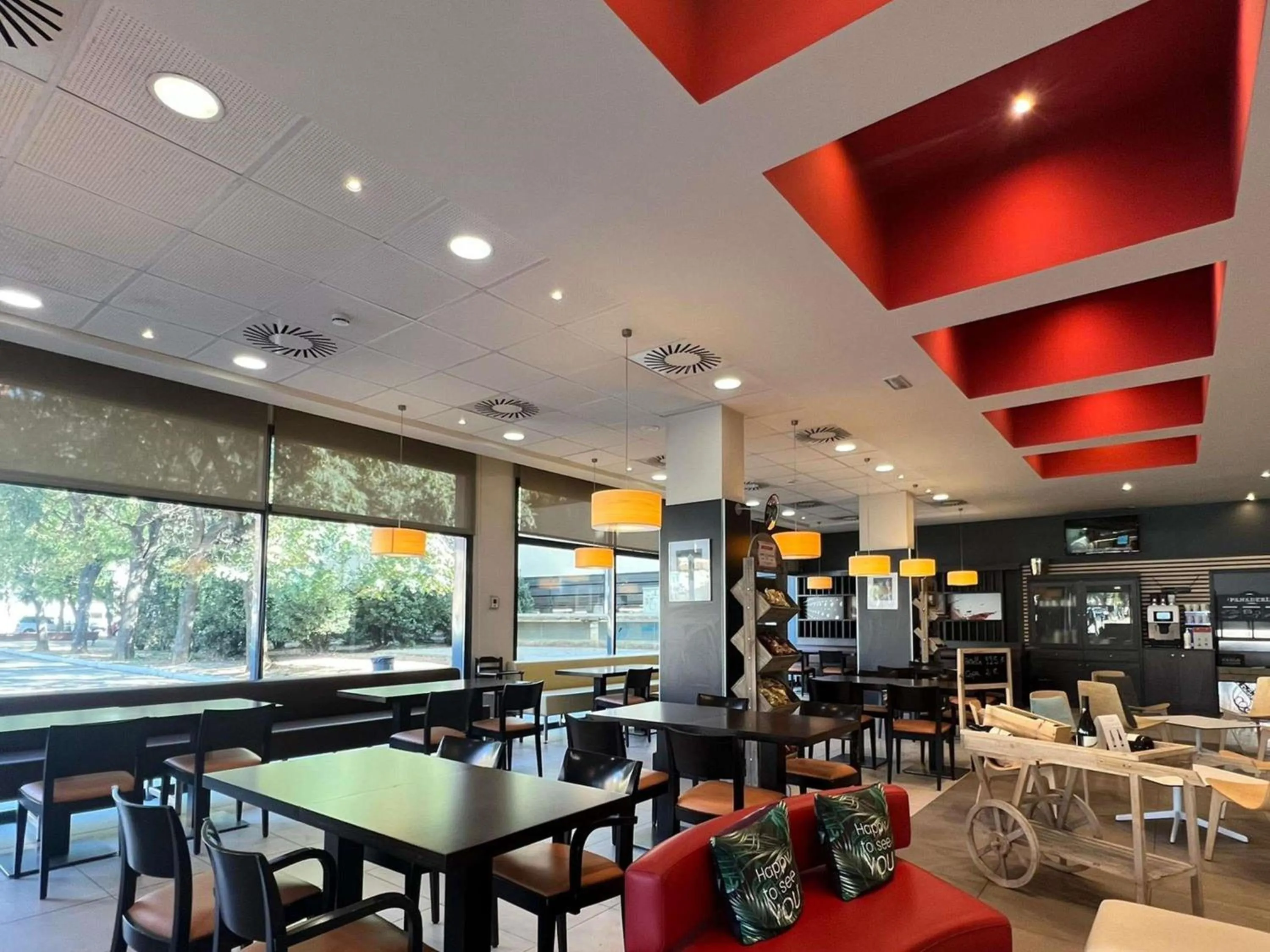 Restaurant/places to eat in Ibis Ripollet