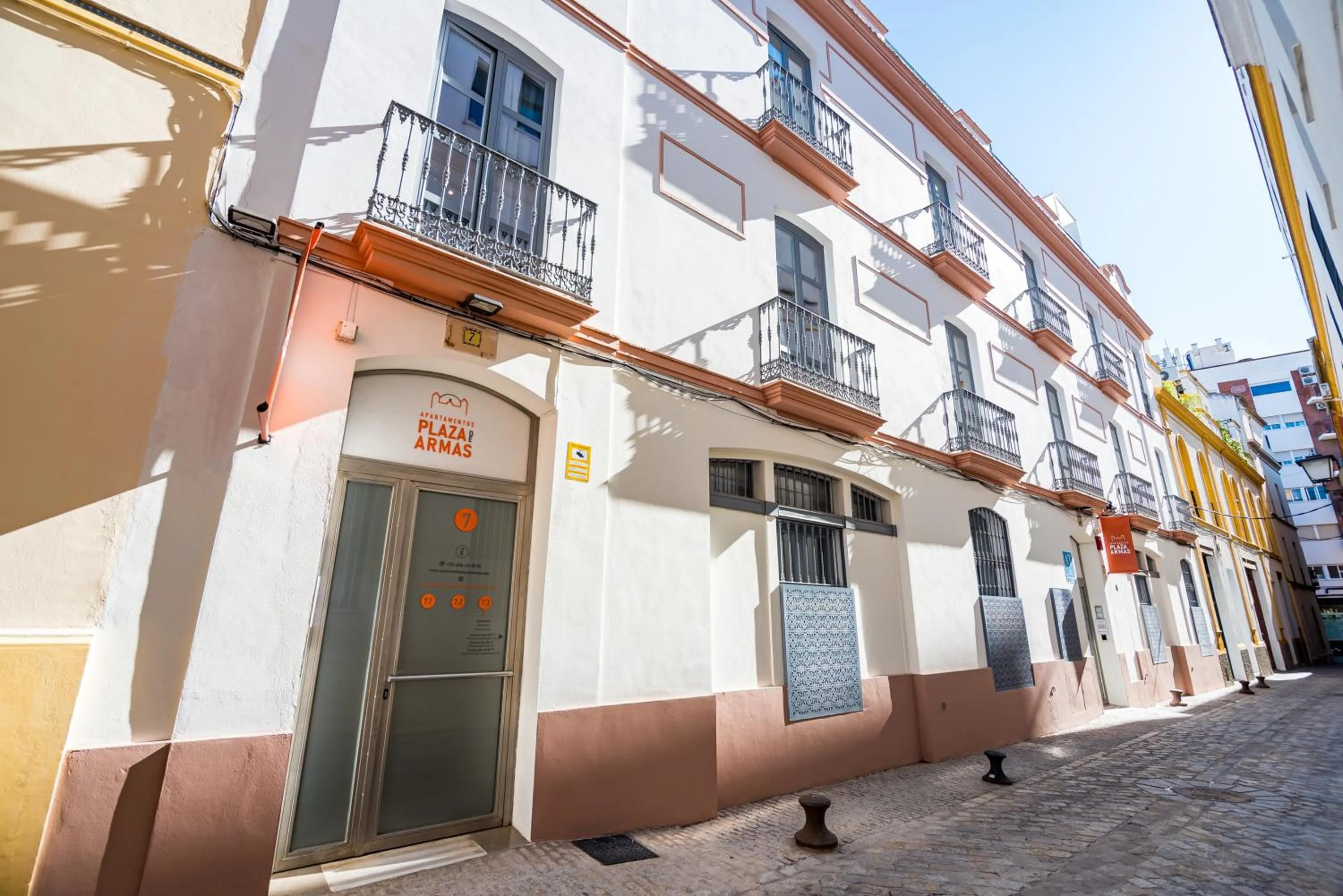 Property building in Plaza de Armas