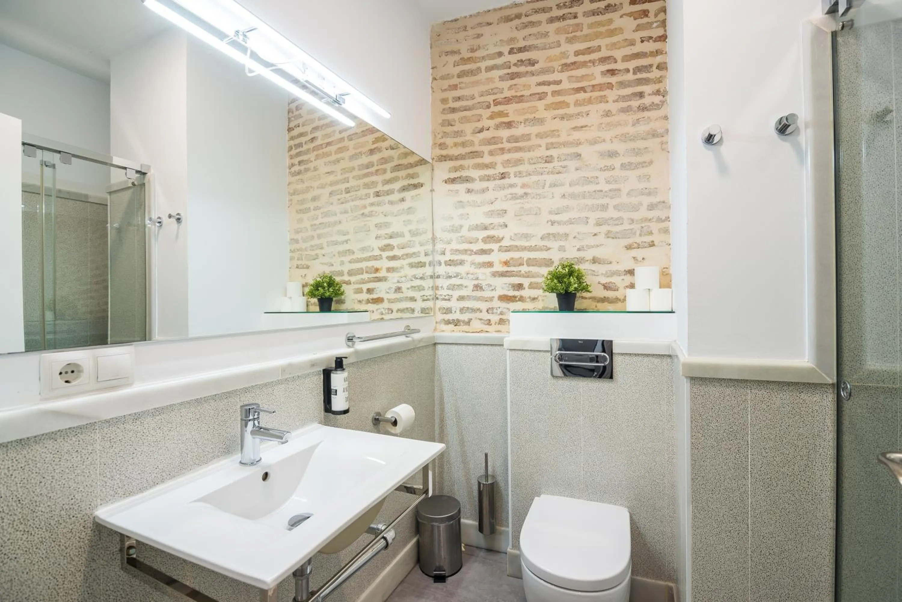 Toilet in Plaza de Armas