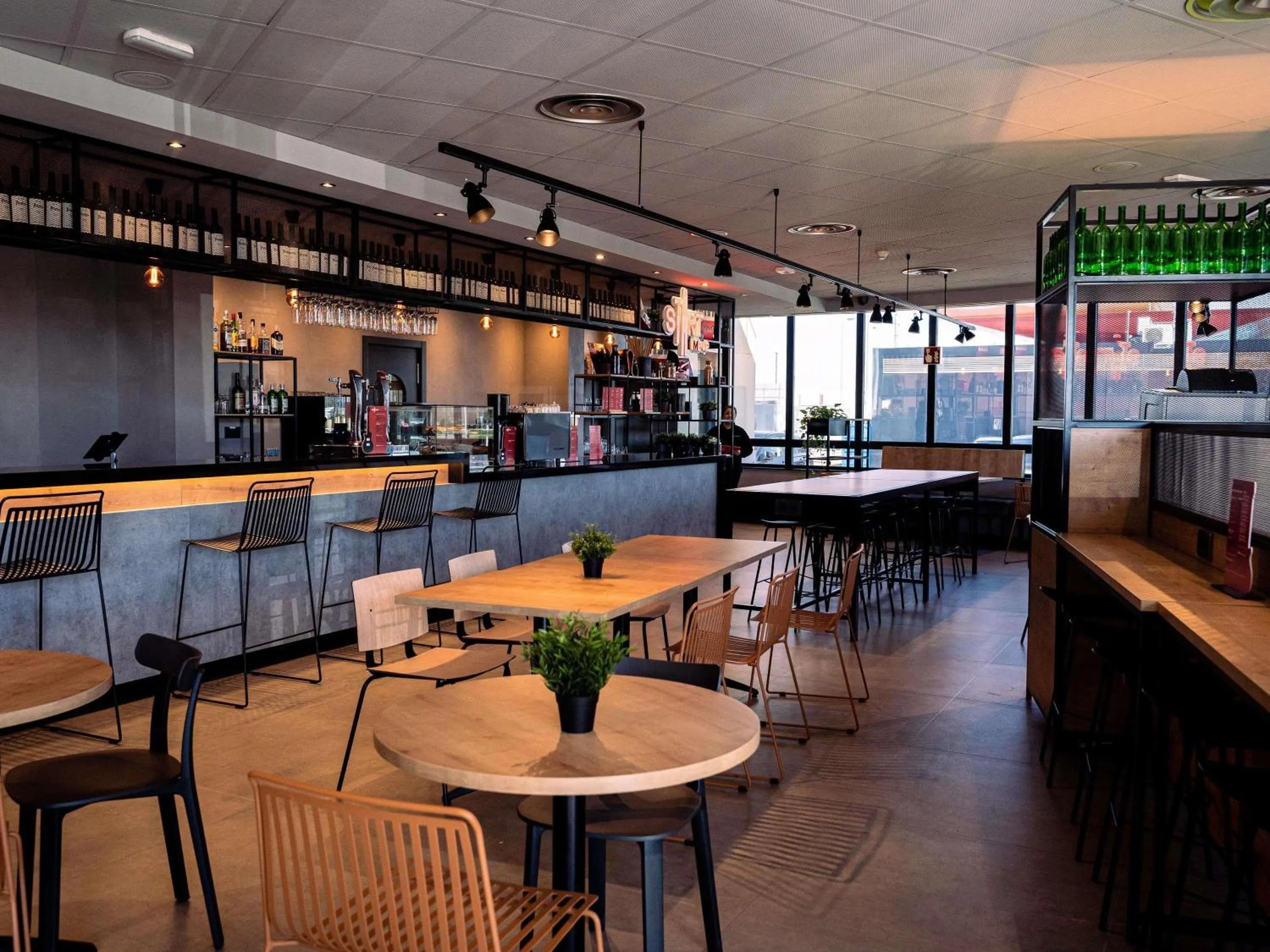 Lounge or bar in Ibis Valladolid