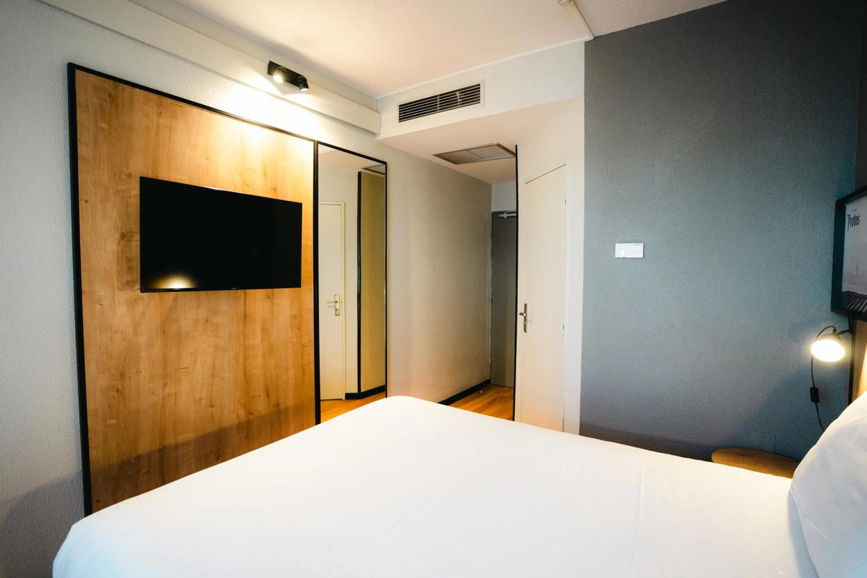 Decorative detail, Bed in Ibis Valladolid