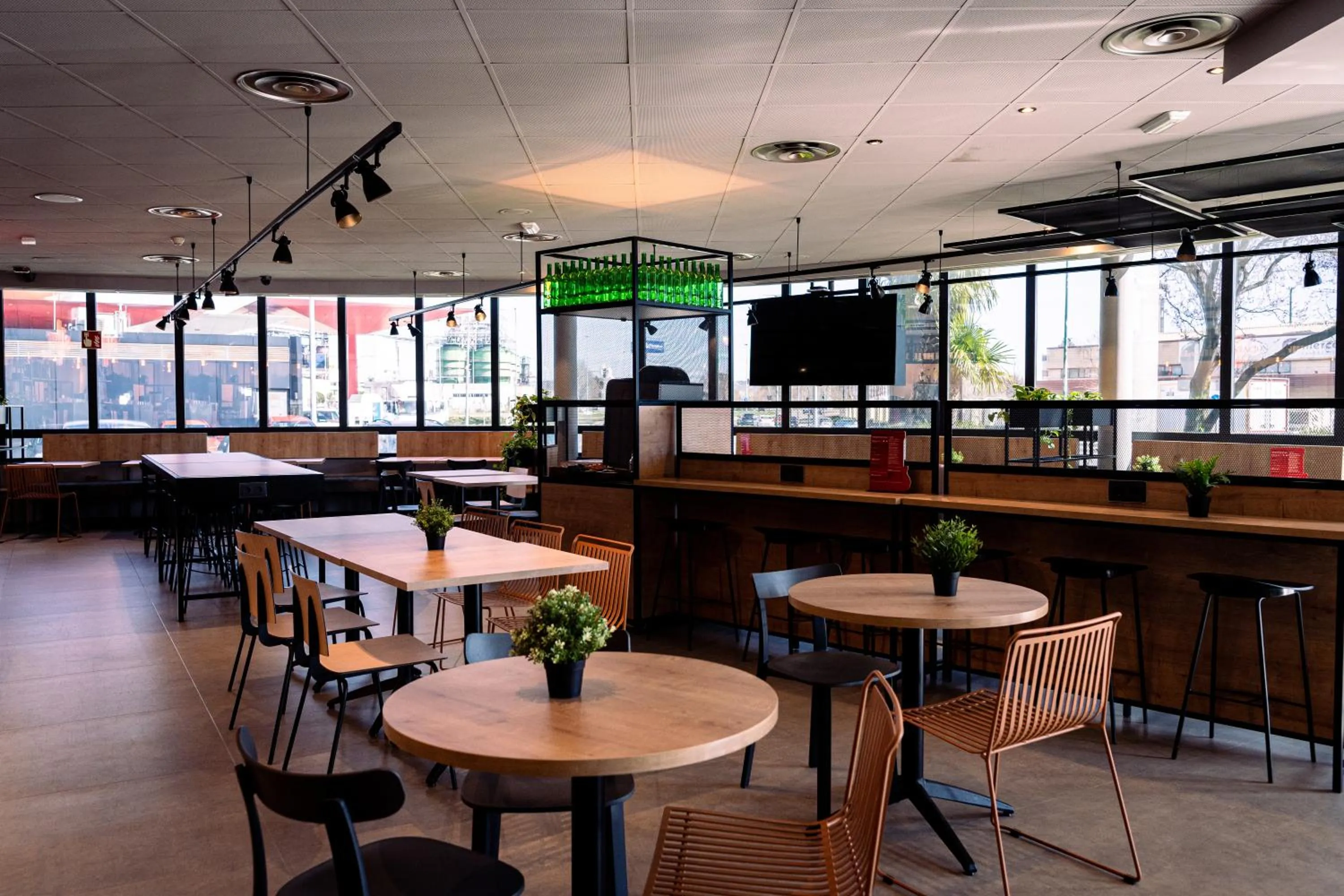 Restaurant/places to eat in Ibis Valladolid