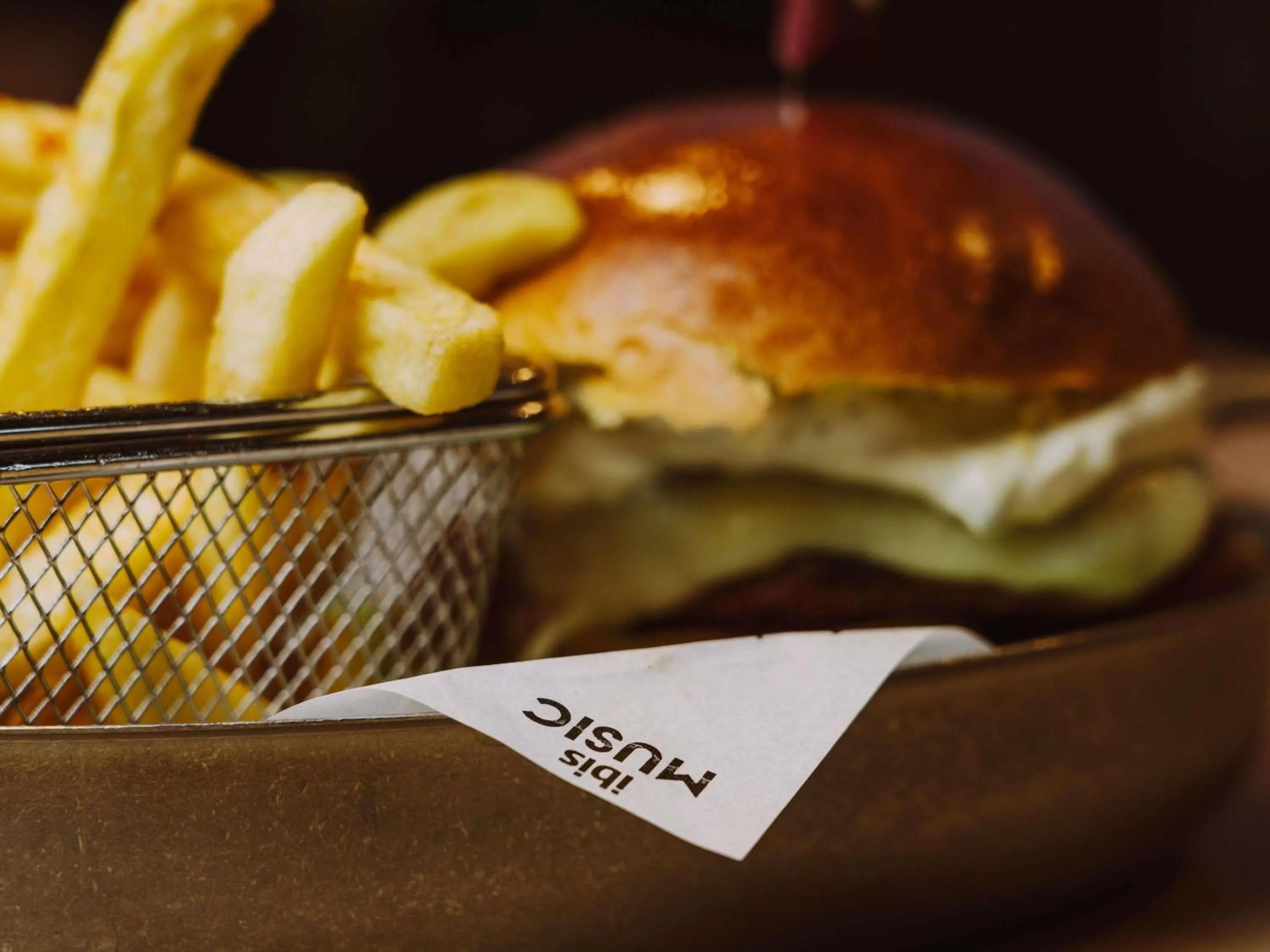 Restaurant/places to eat in Ibis Valladolid