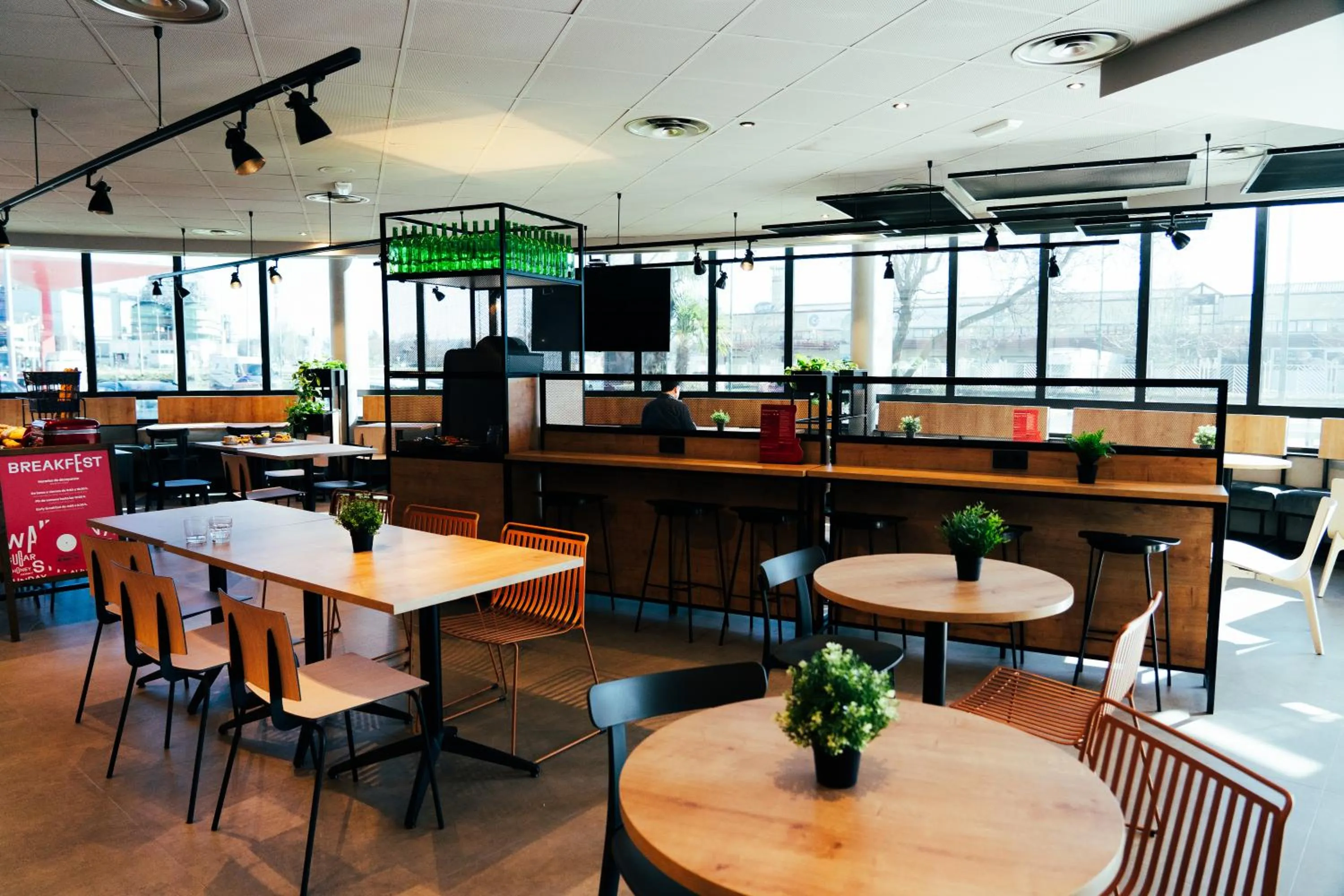 Restaurant/places to eat in Ibis Valladolid