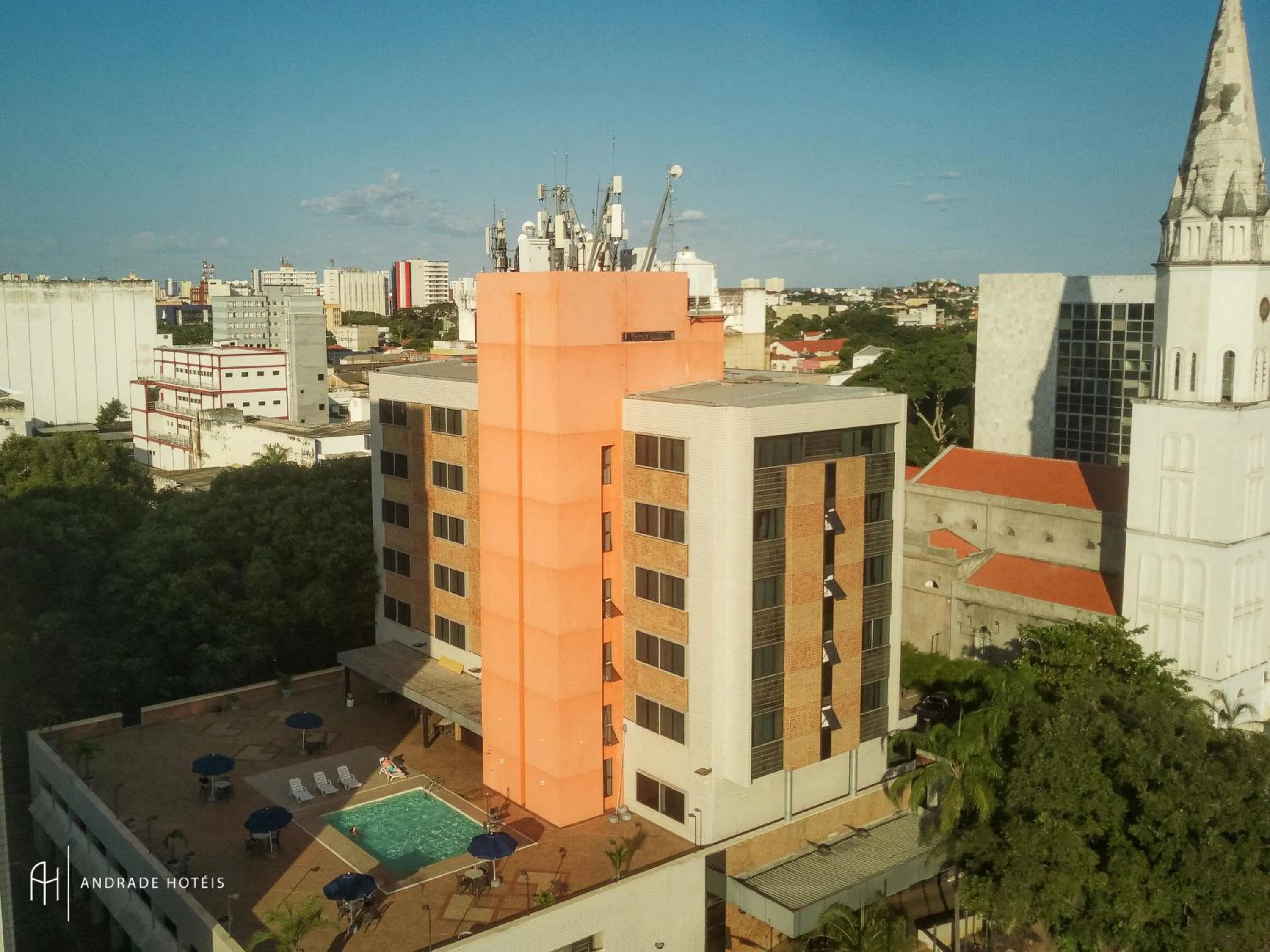 Property building in Rede Andrade Luxor