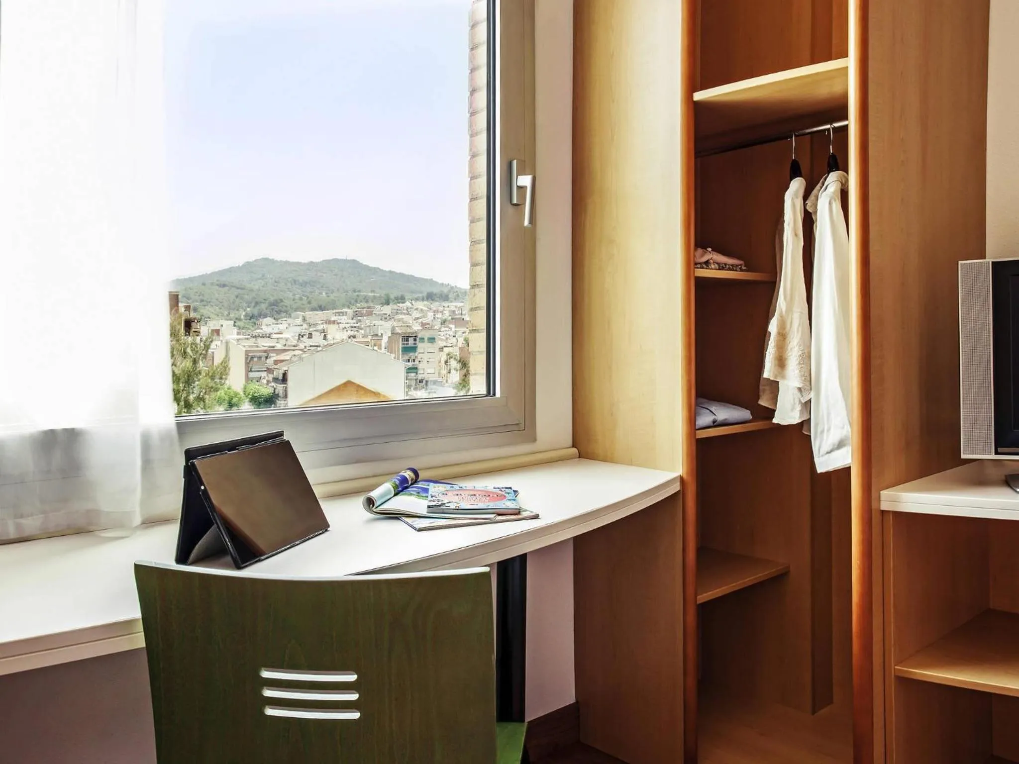 Bedroom in Ibis Barcelona Molins de Rei