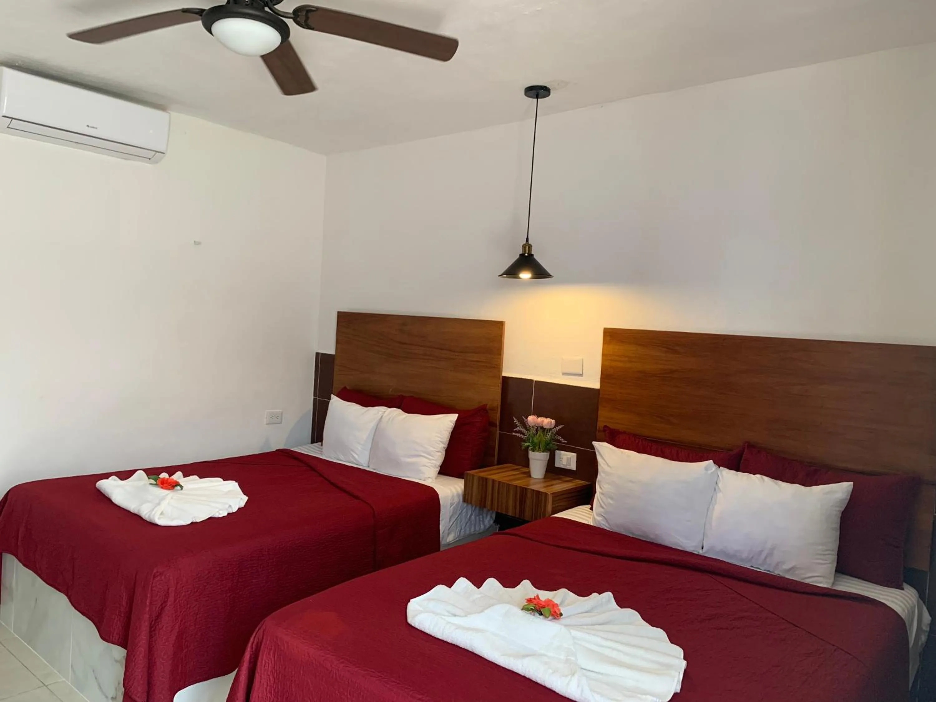 Twin Room in Hotel La Casa del Capi