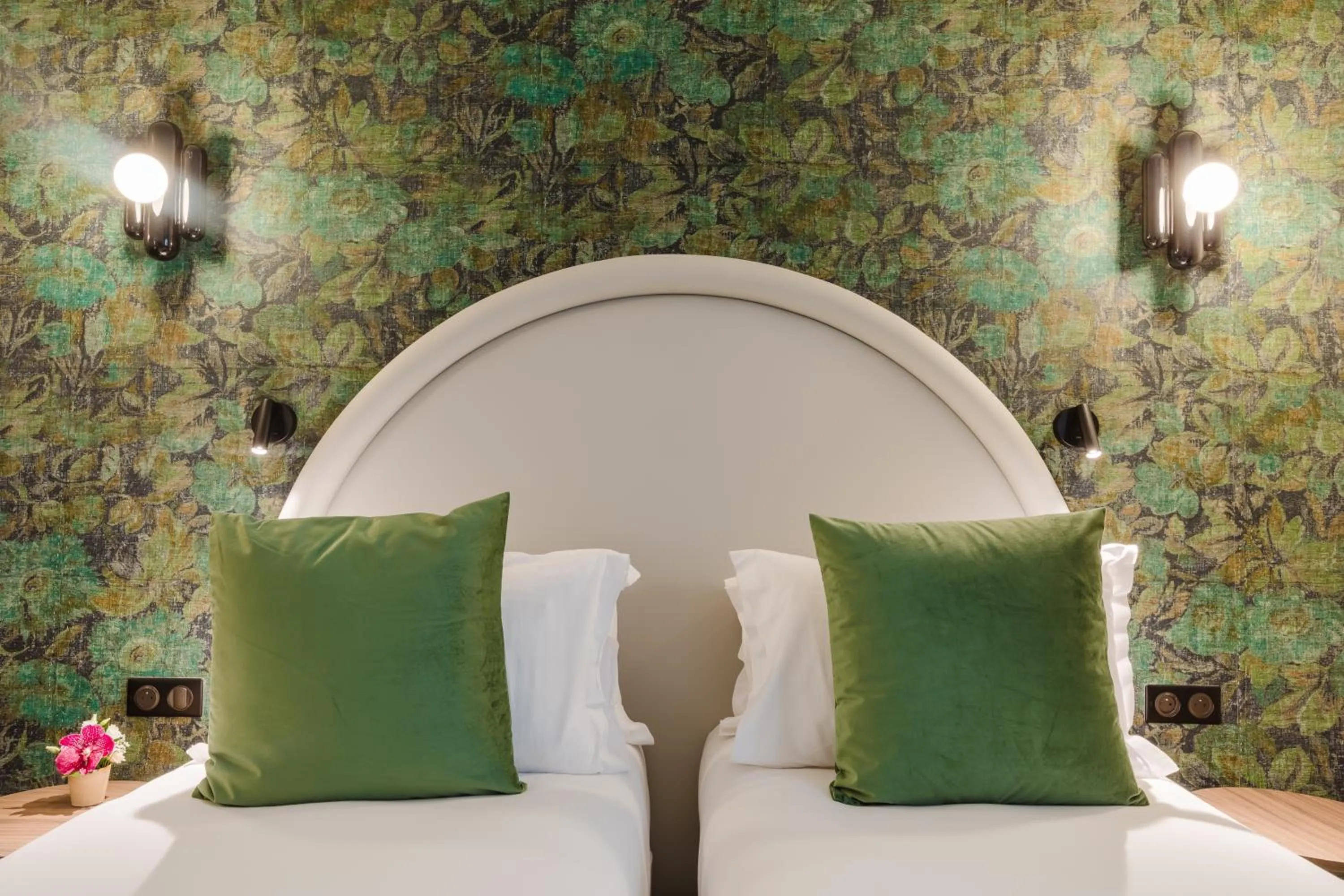 Bed in Hotel Prince Albert Opéra