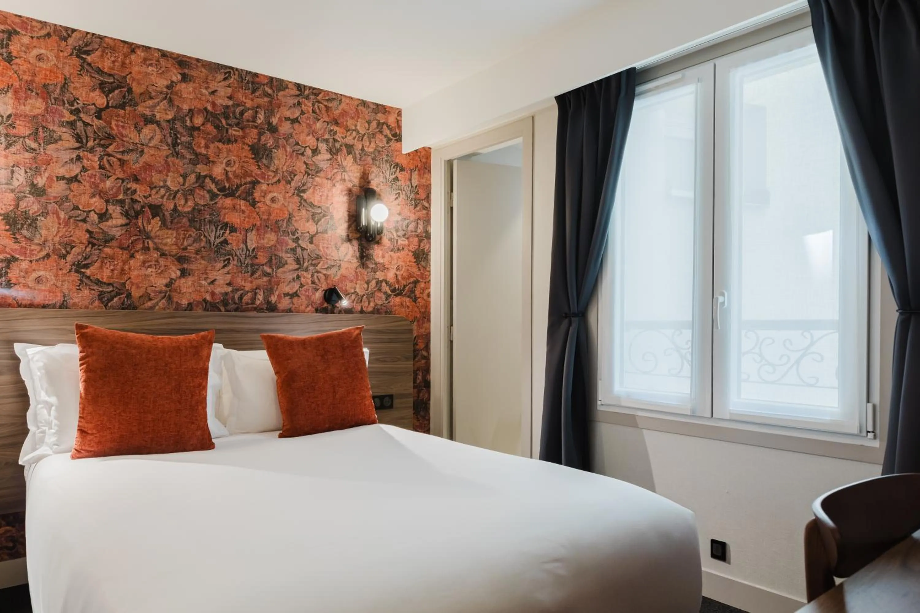 Bed in Hotel Prince Albert Opéra