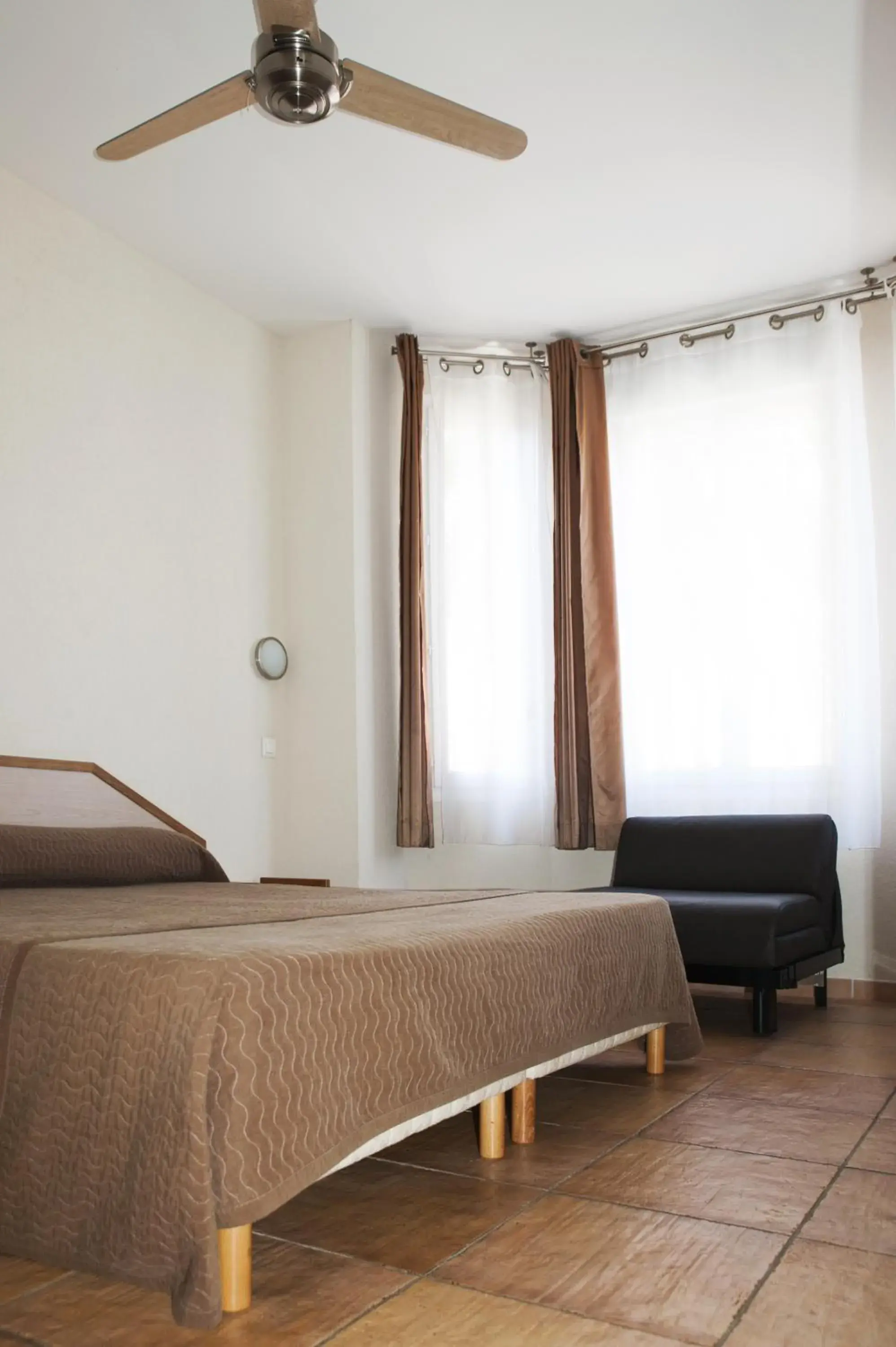 Small Double Room in Splendid Hôtel Small Double Room in Splendid Hôtel