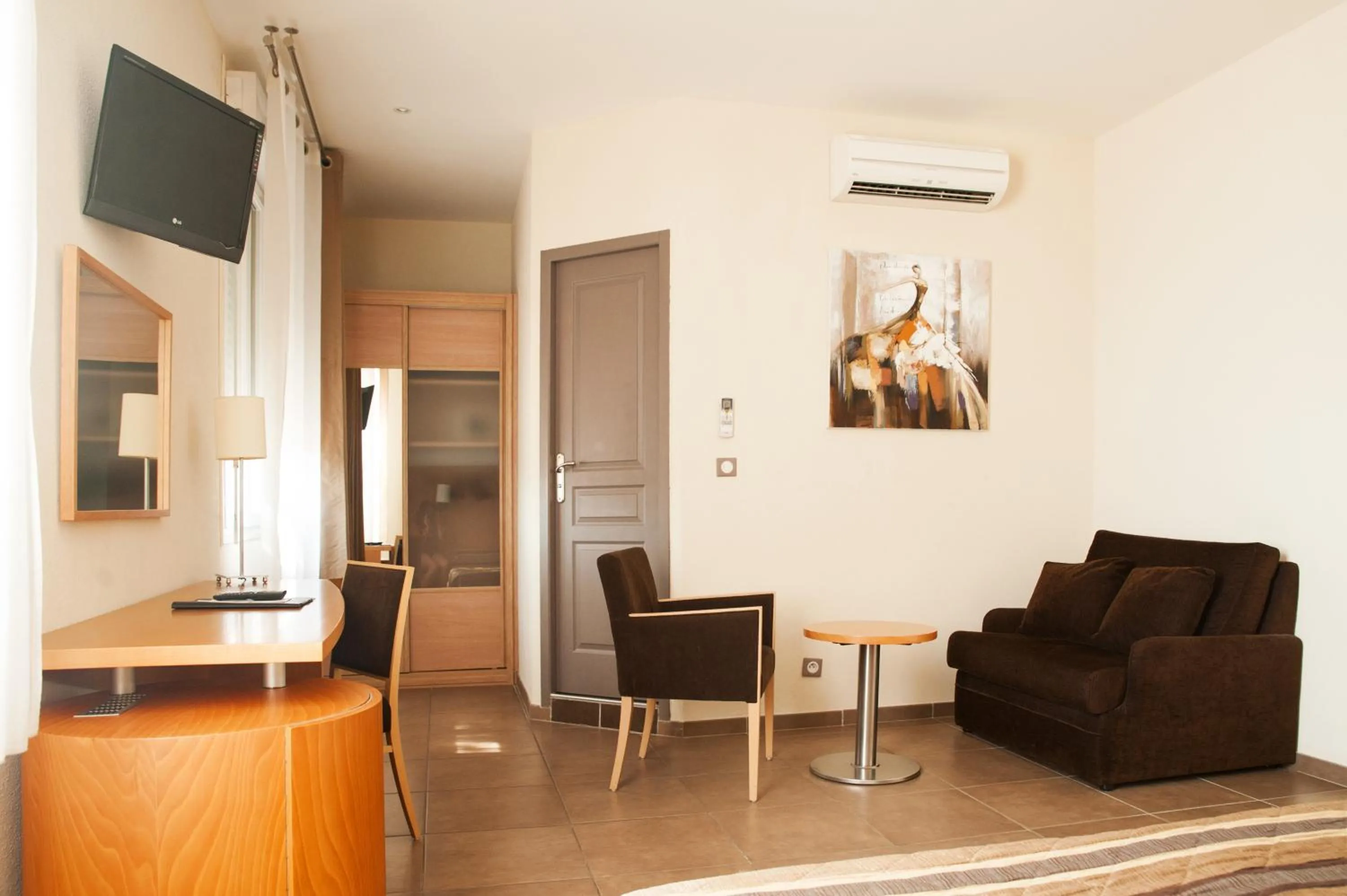 Photo of the whole room in Splendid Hôtel