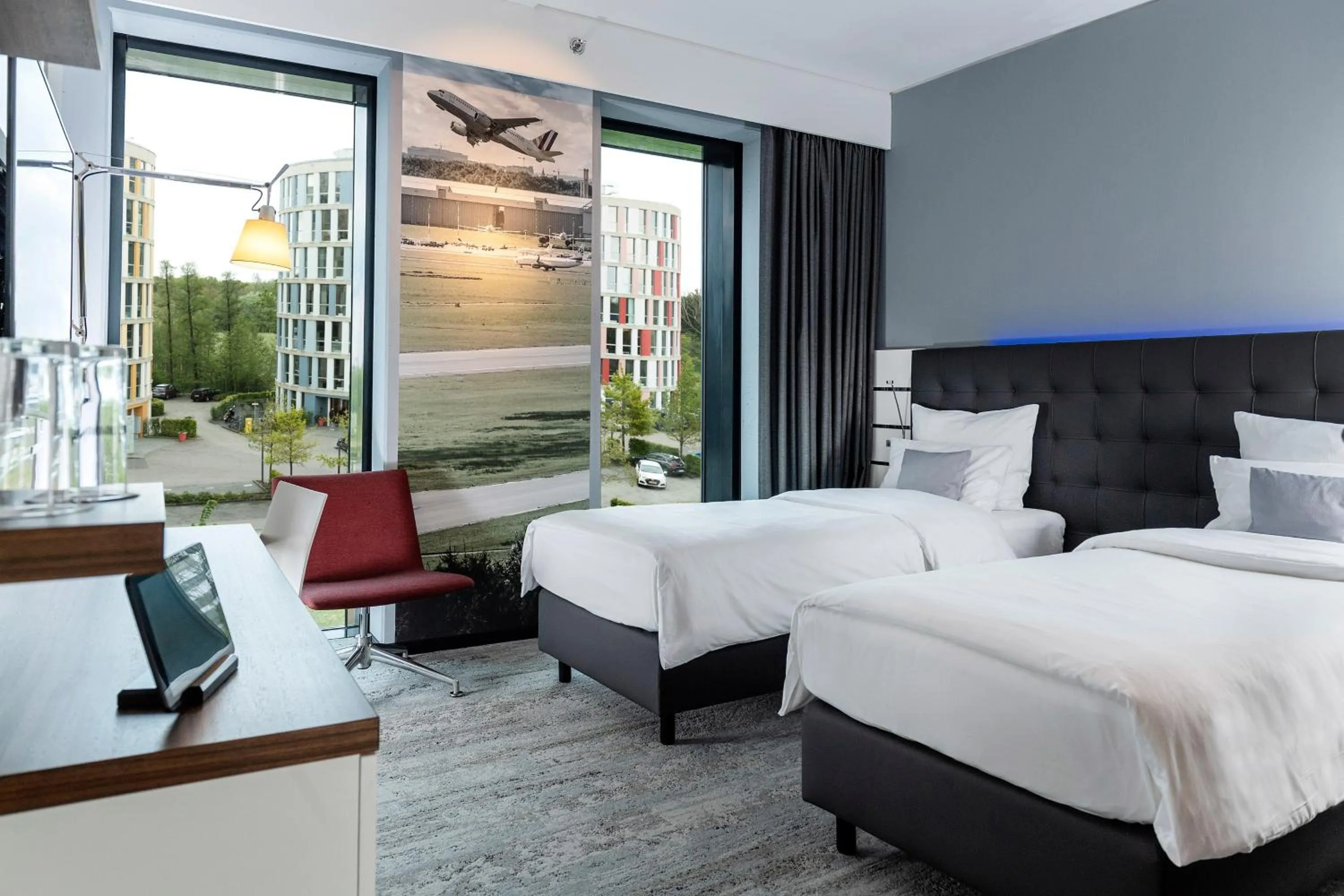 Photo of the whole room, Bed in Airport Plaza Hotel Hamburg