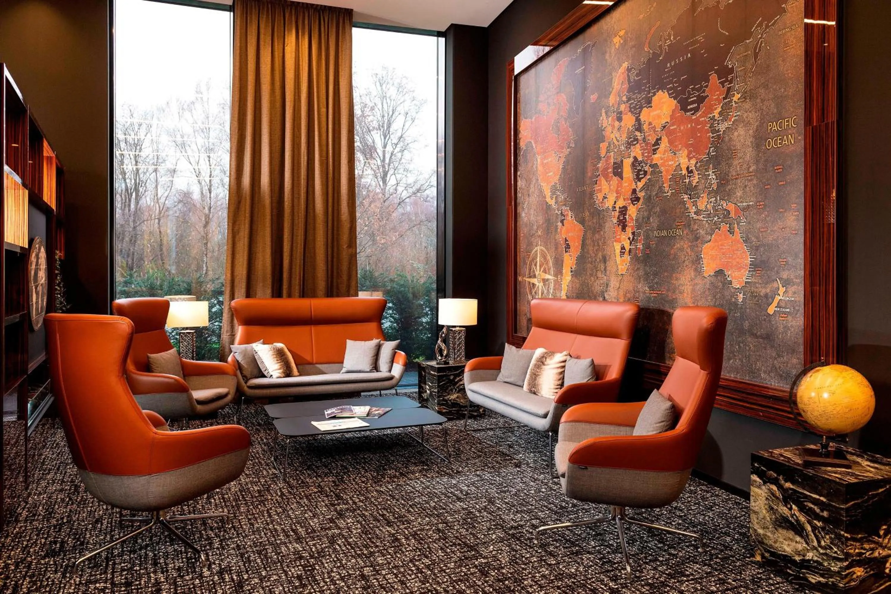 Lounge or bar in Airport Plaza Hotel Hamburg