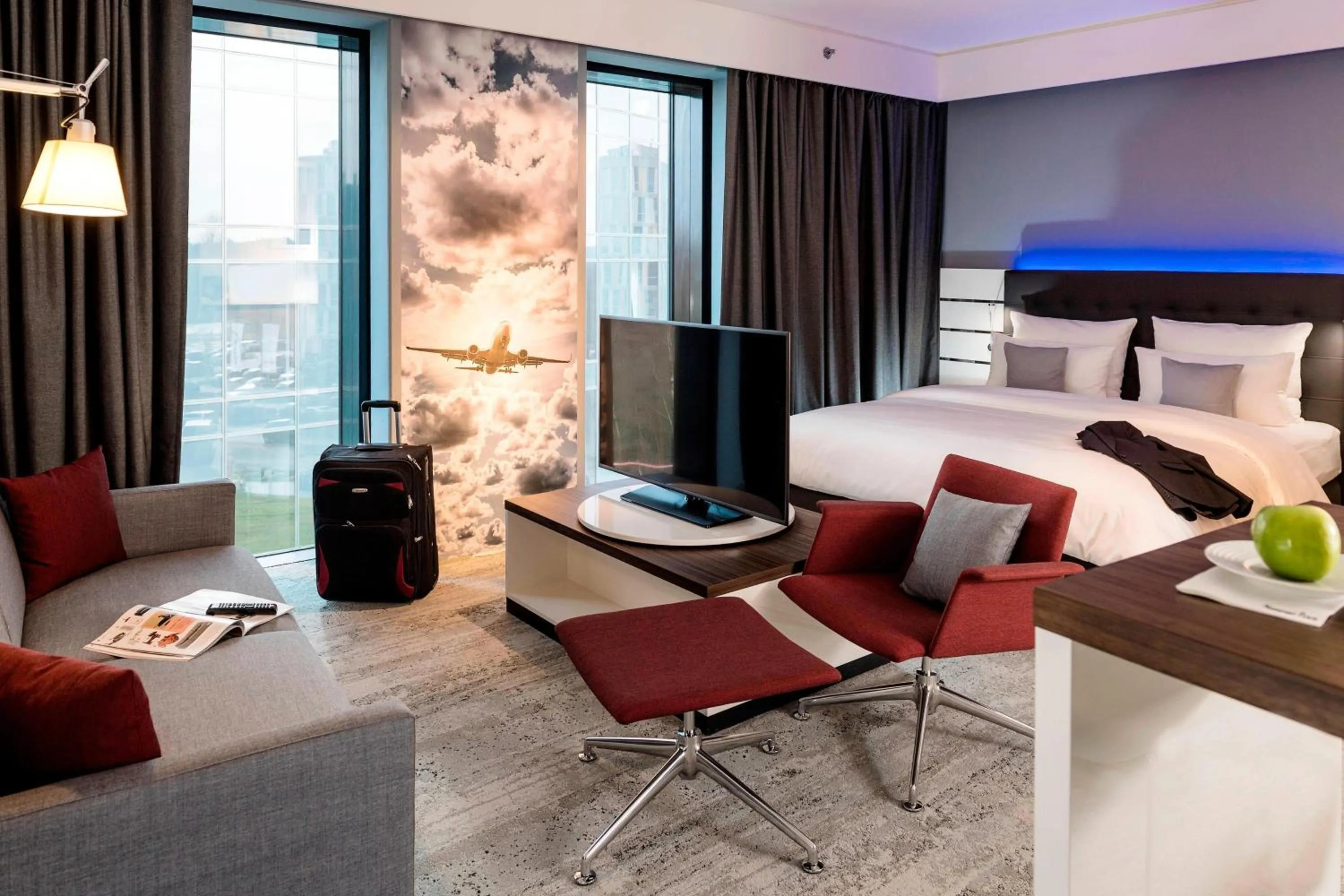 Photo of the whole room, Bed in Airport Plaza Hotel Hamburg