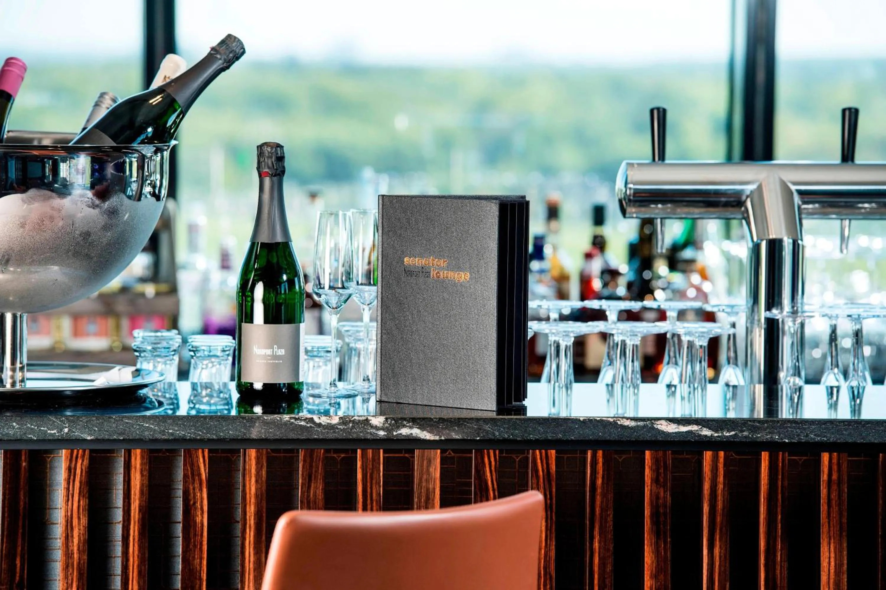 Restaurant/places to eat in Airport Plaza Hotel Hamburg