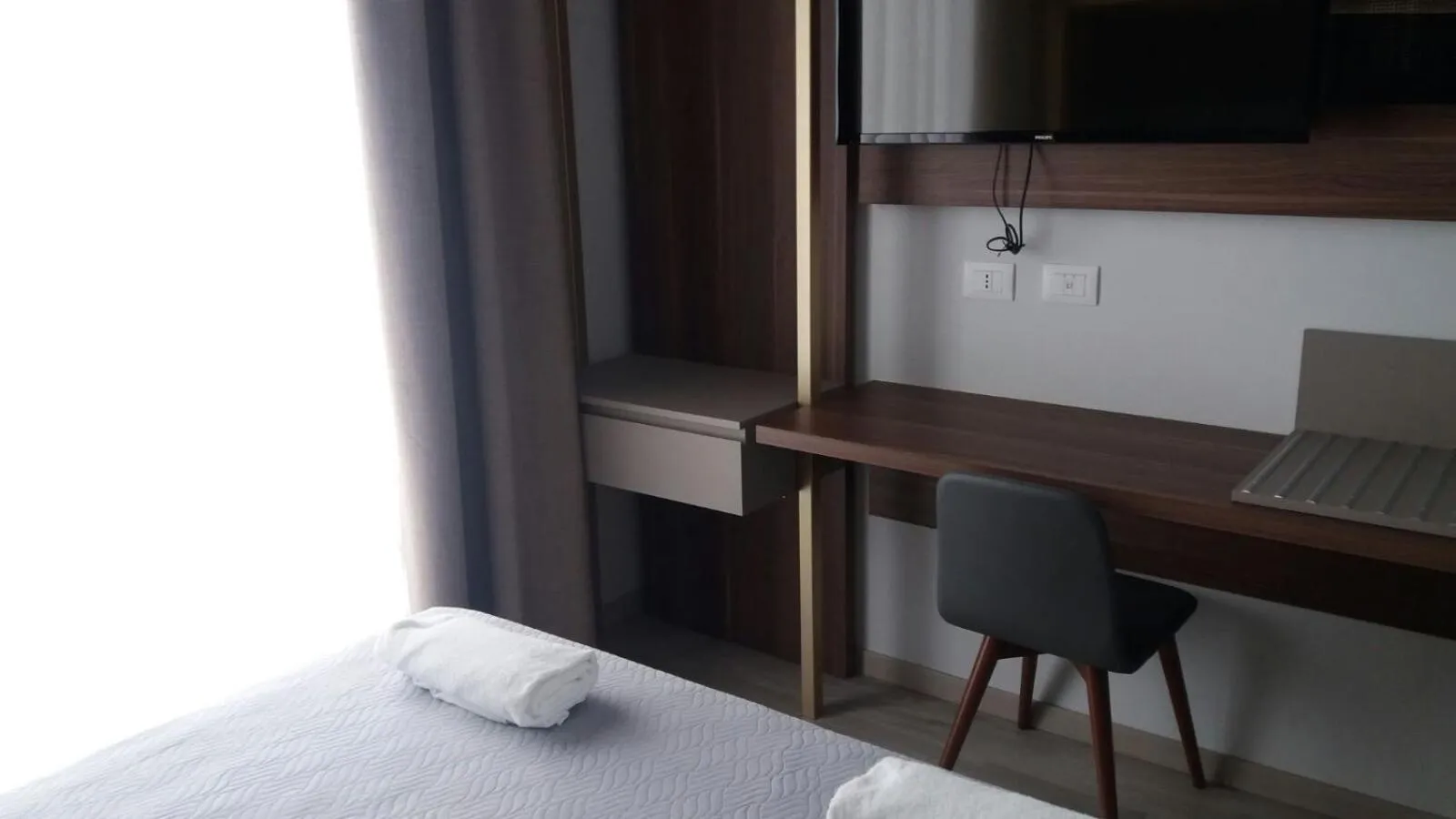 Living room, Bed in 8room Hotel