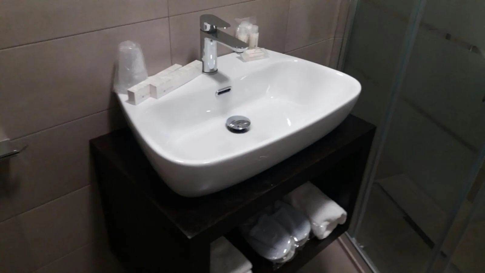 Toilet in 8room Hotel