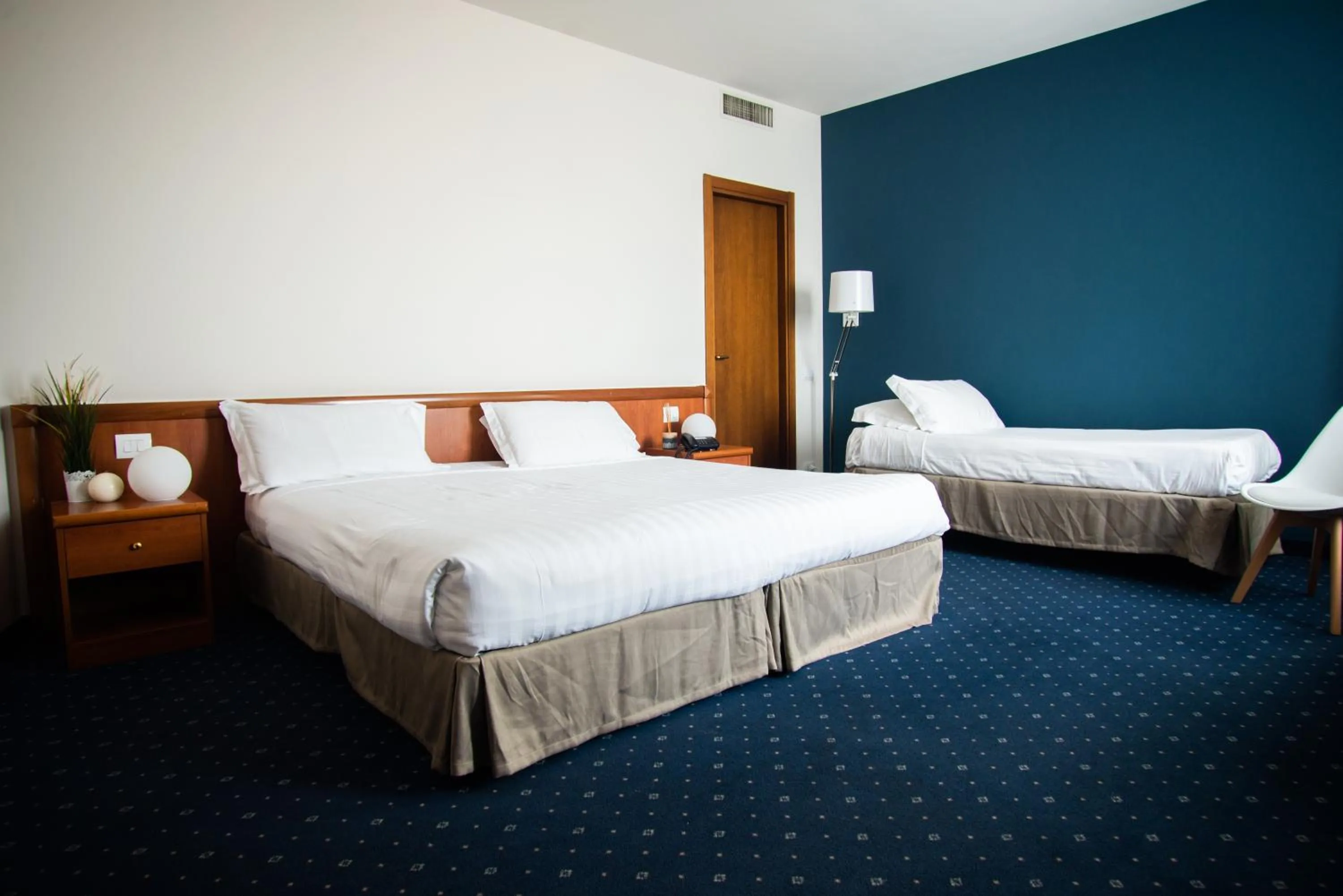 View (from property/room), Bed in Hotel Glis