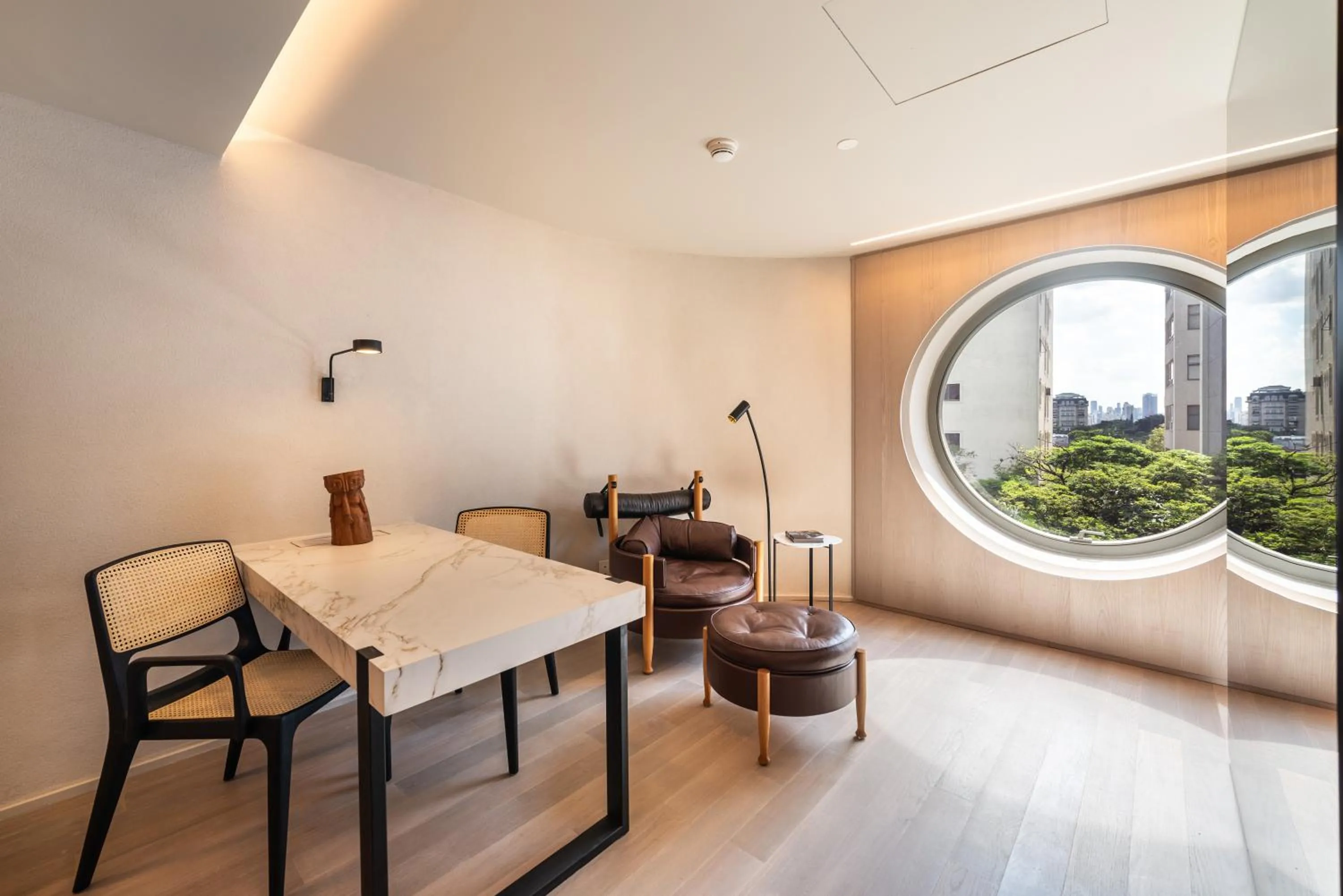 Communal lounge/ TV room in Hotel Unique