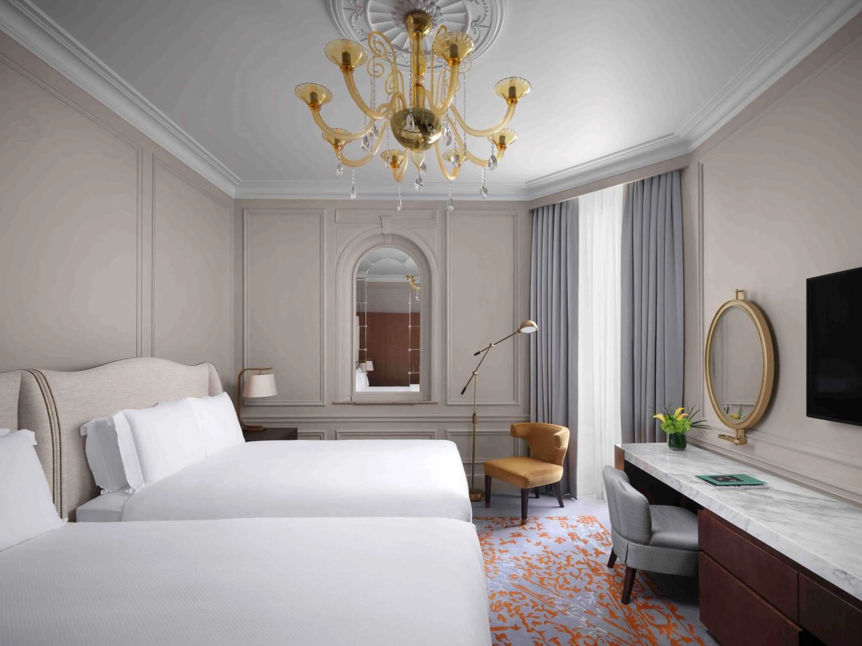 Bedroom, Bed in The Savoy