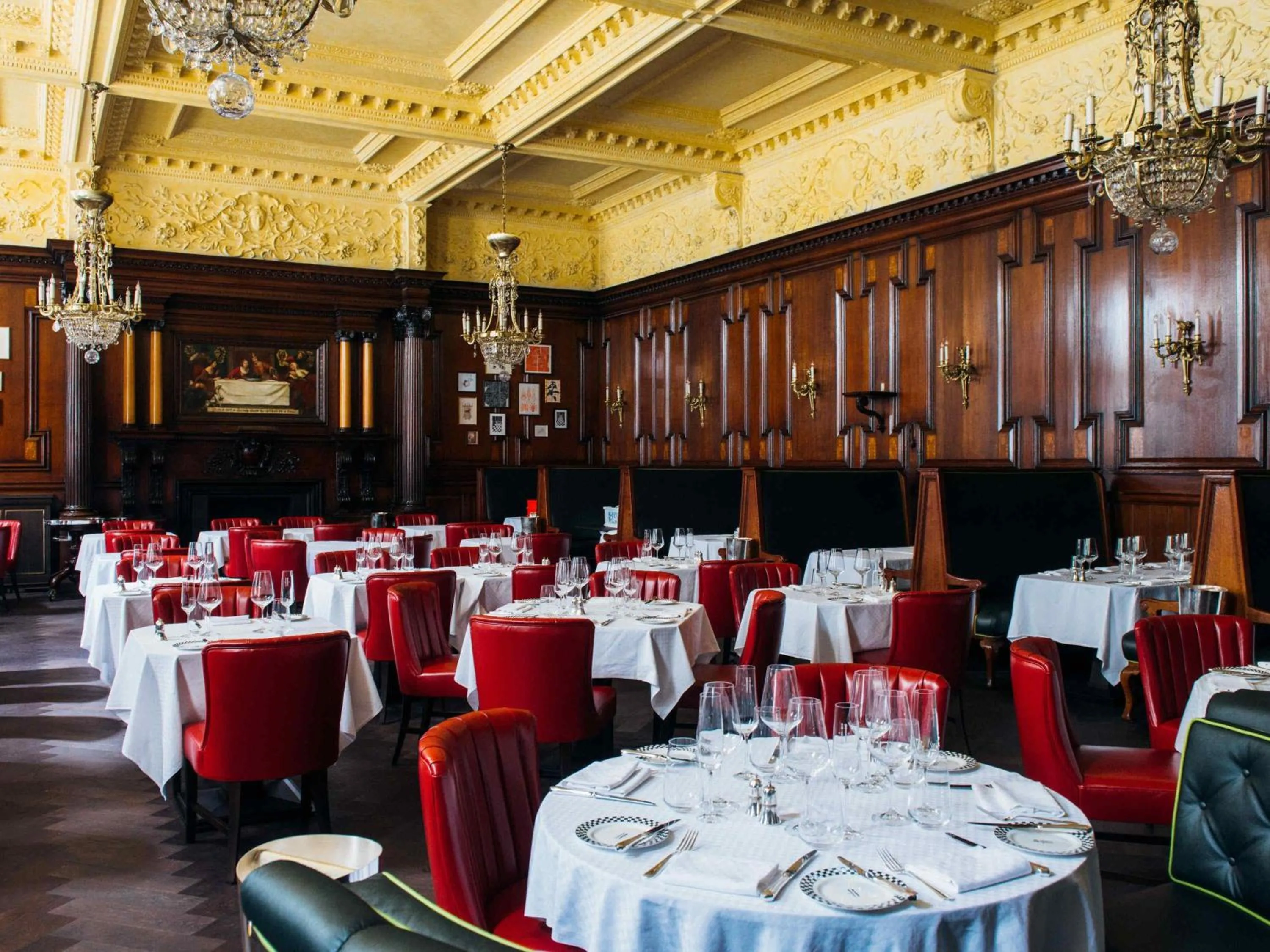 Restaurant/places to eat in The Savoy