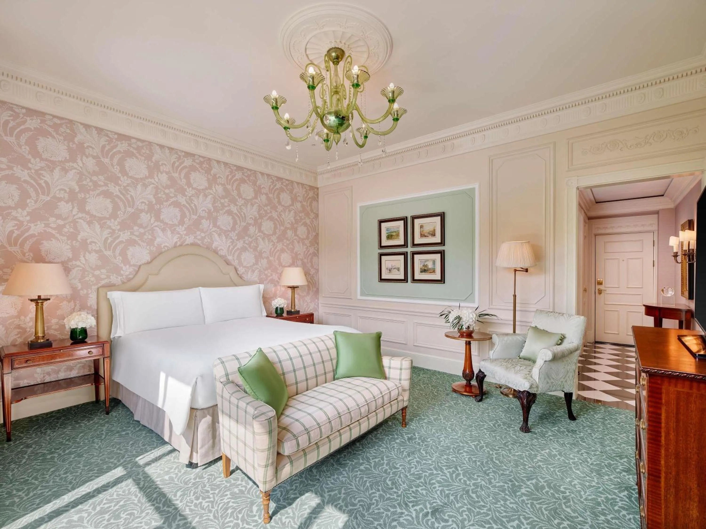Bedroom, Bed in The Savoy