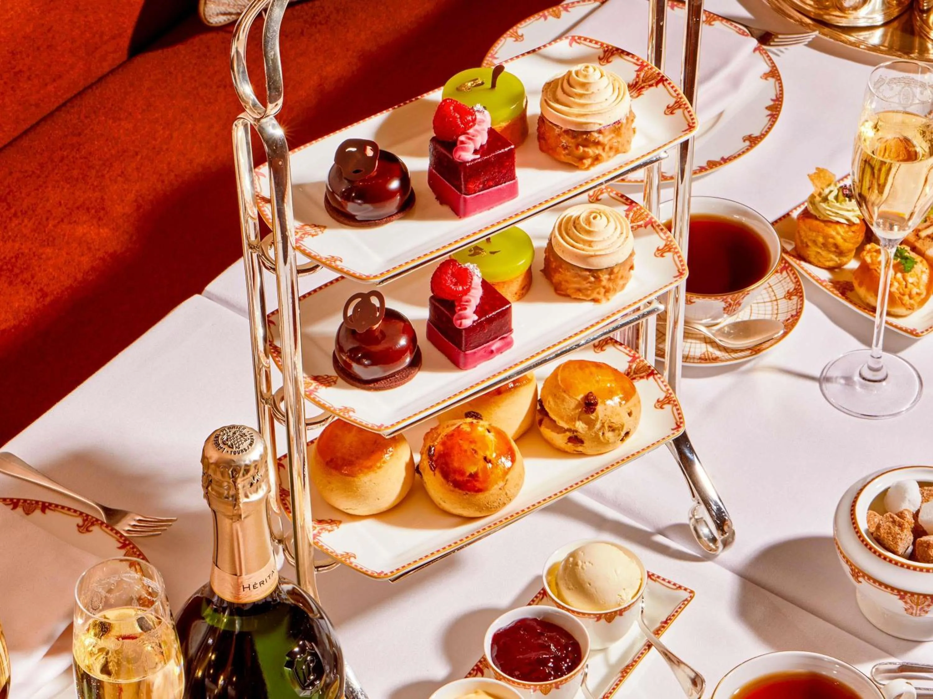 Restaurant/places to eat in The Savoy