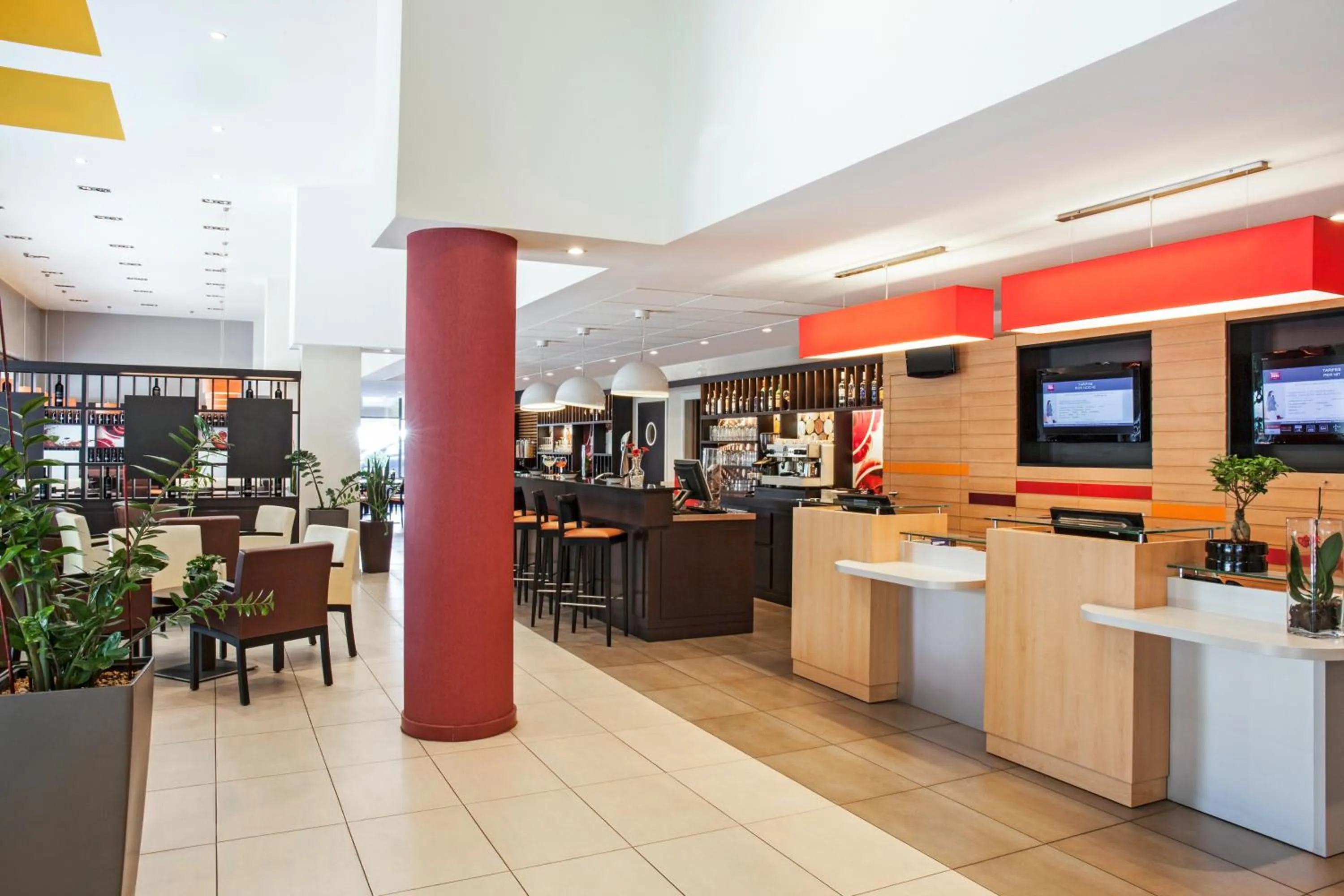 Lobby or reception in Ibis Barcelona Mollet