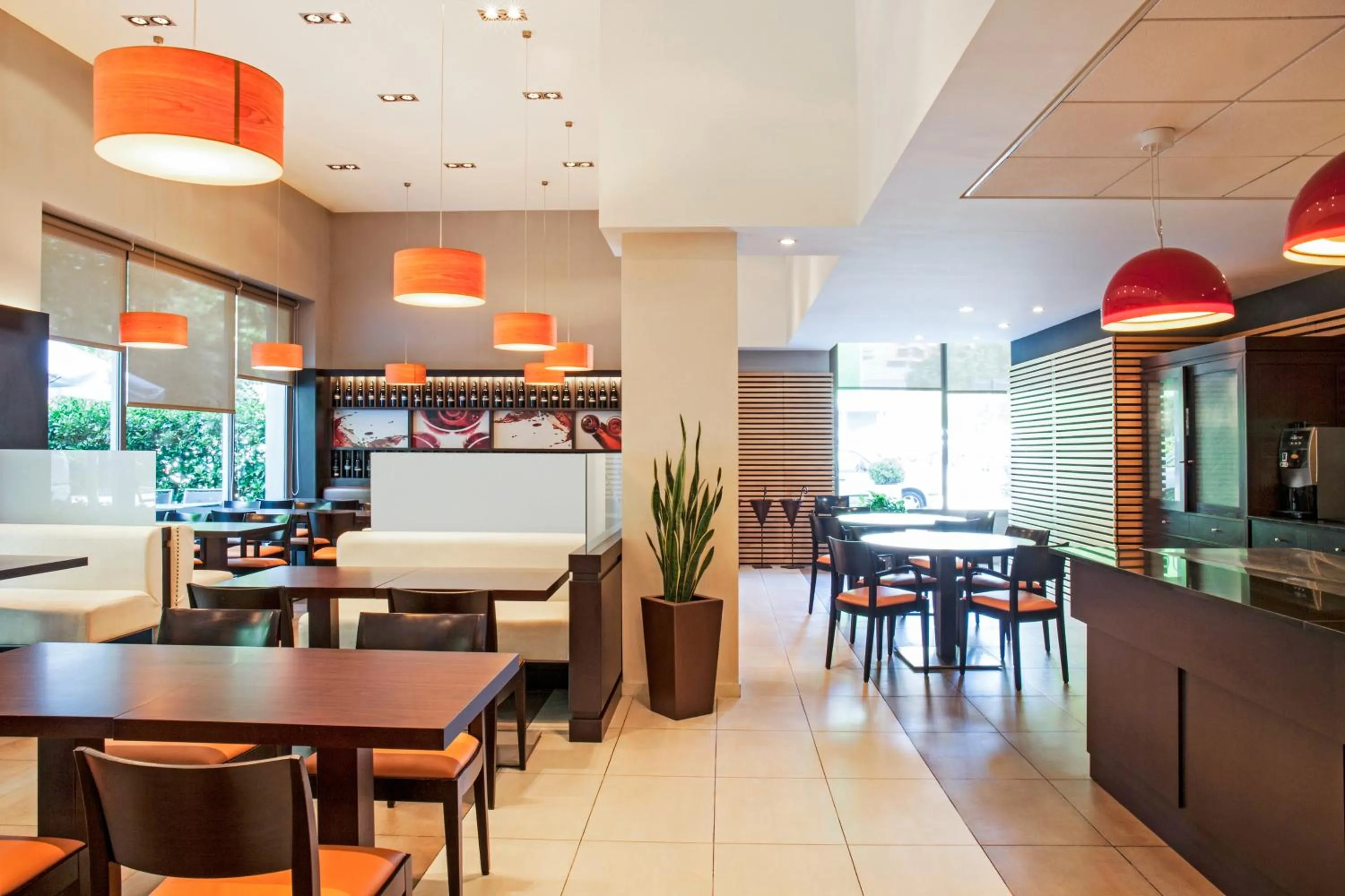 Restaurant/places to eat in Ibis Barcelona Mollet