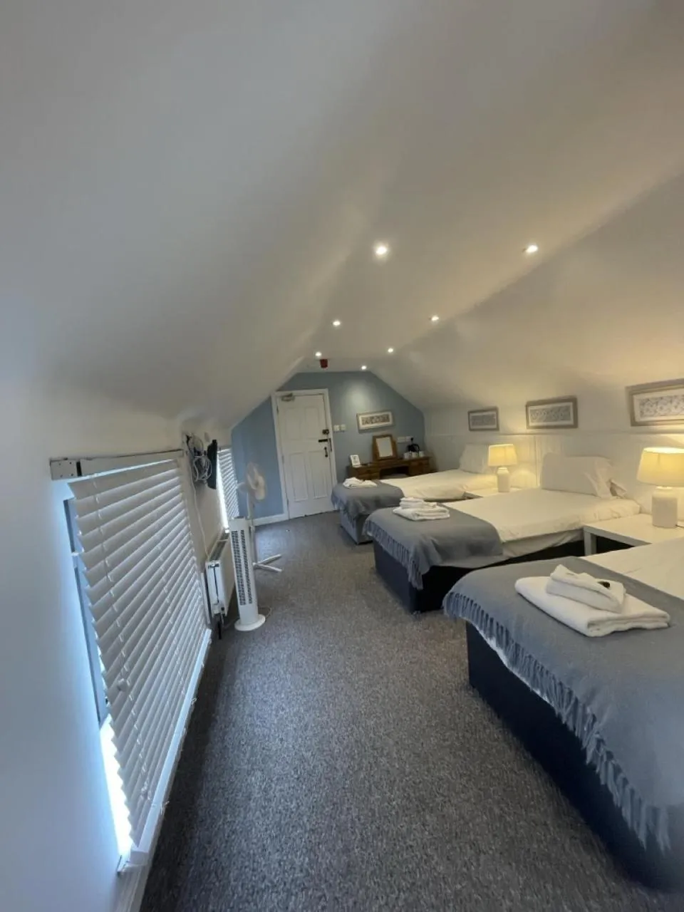 Bedroom, Bed in The Windsor Trooper Pub & Inn