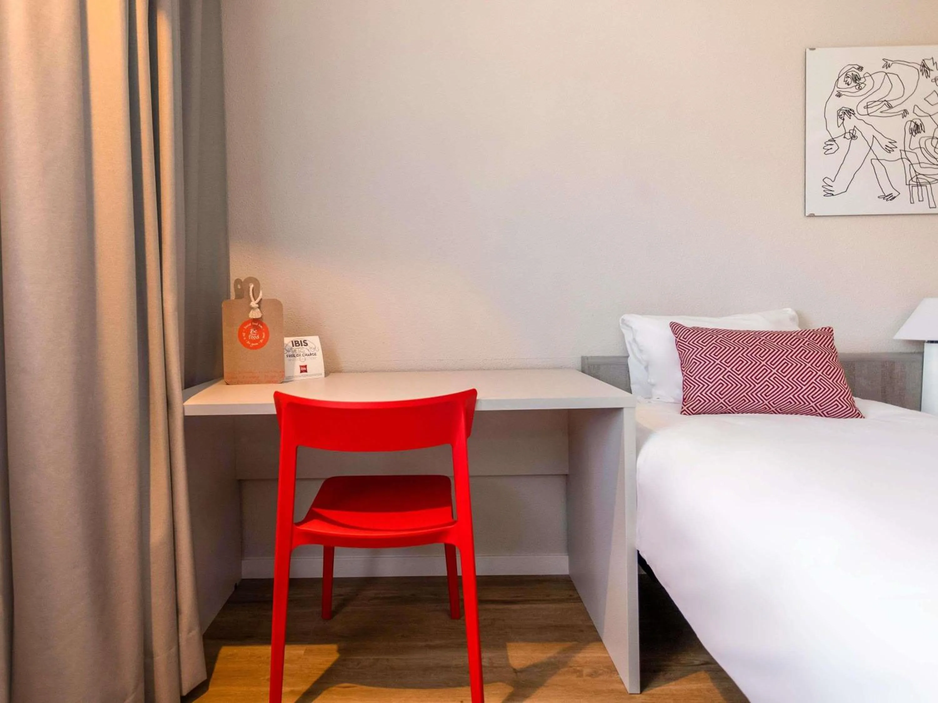 Bedroom, Bed in Ibis Valencia Alfafar