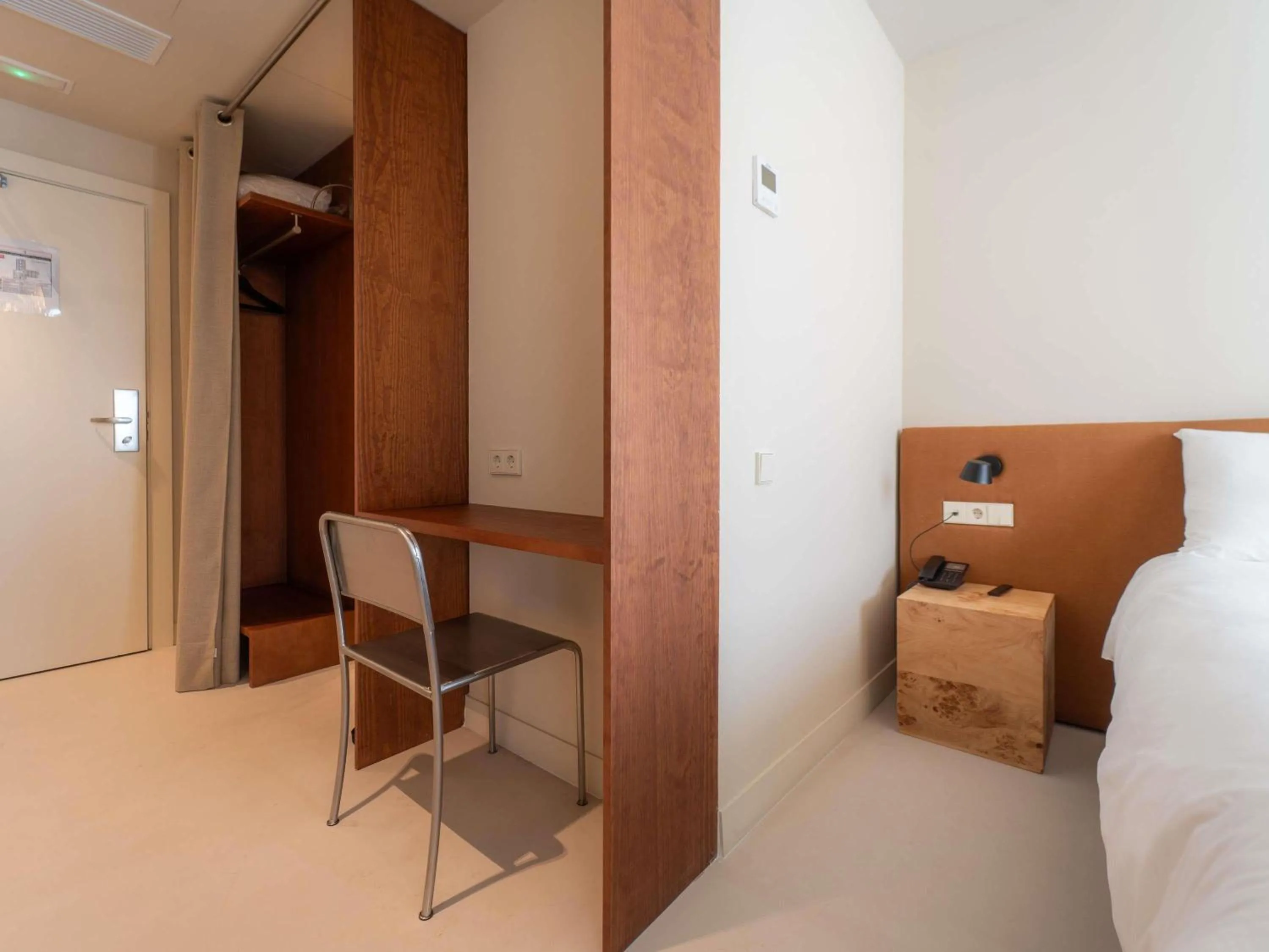 Bedroom, Bed in Ibis Valencia Alfafar