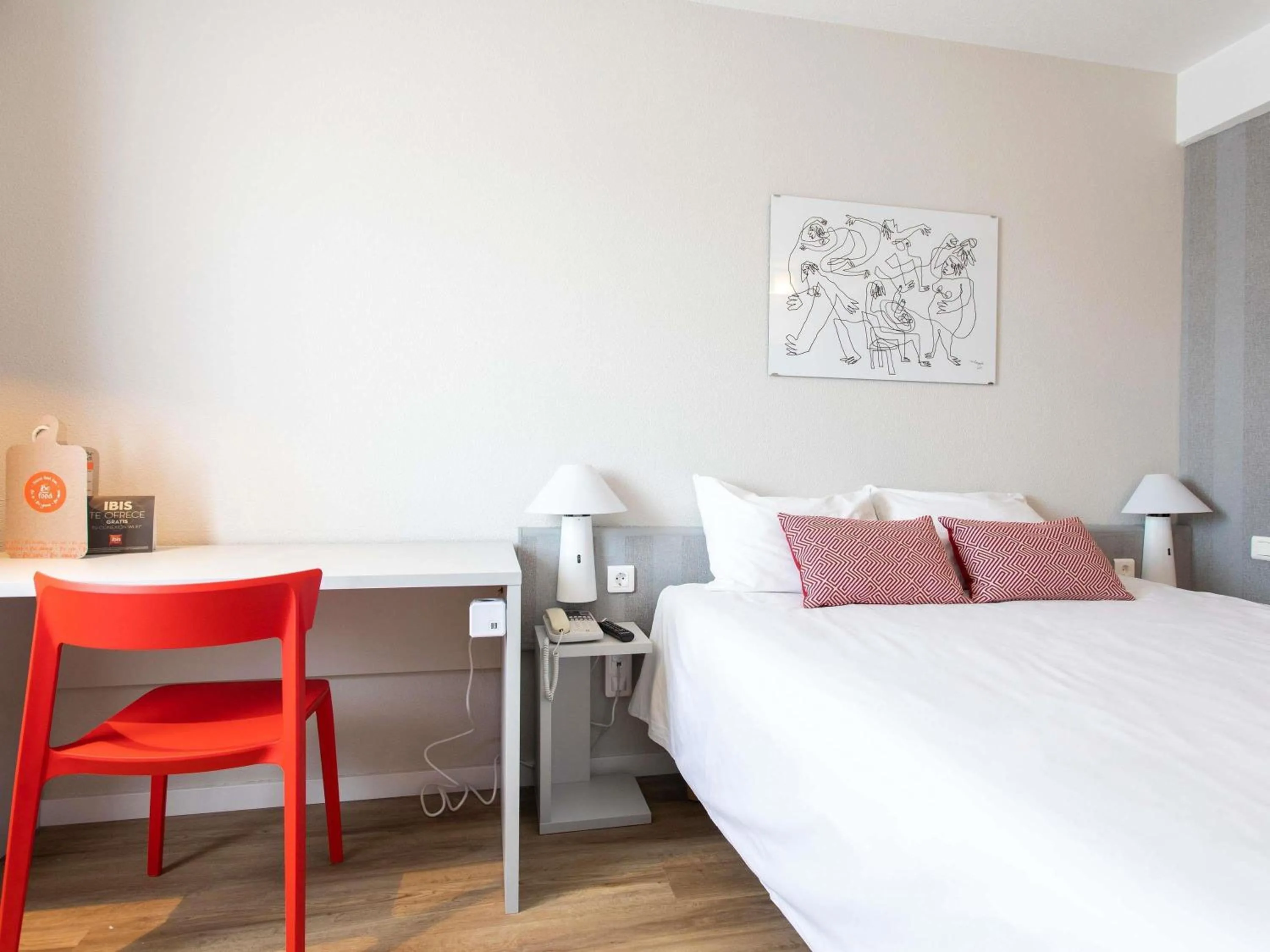 Bedroom, Bed in Ibis Valencia Alfafar