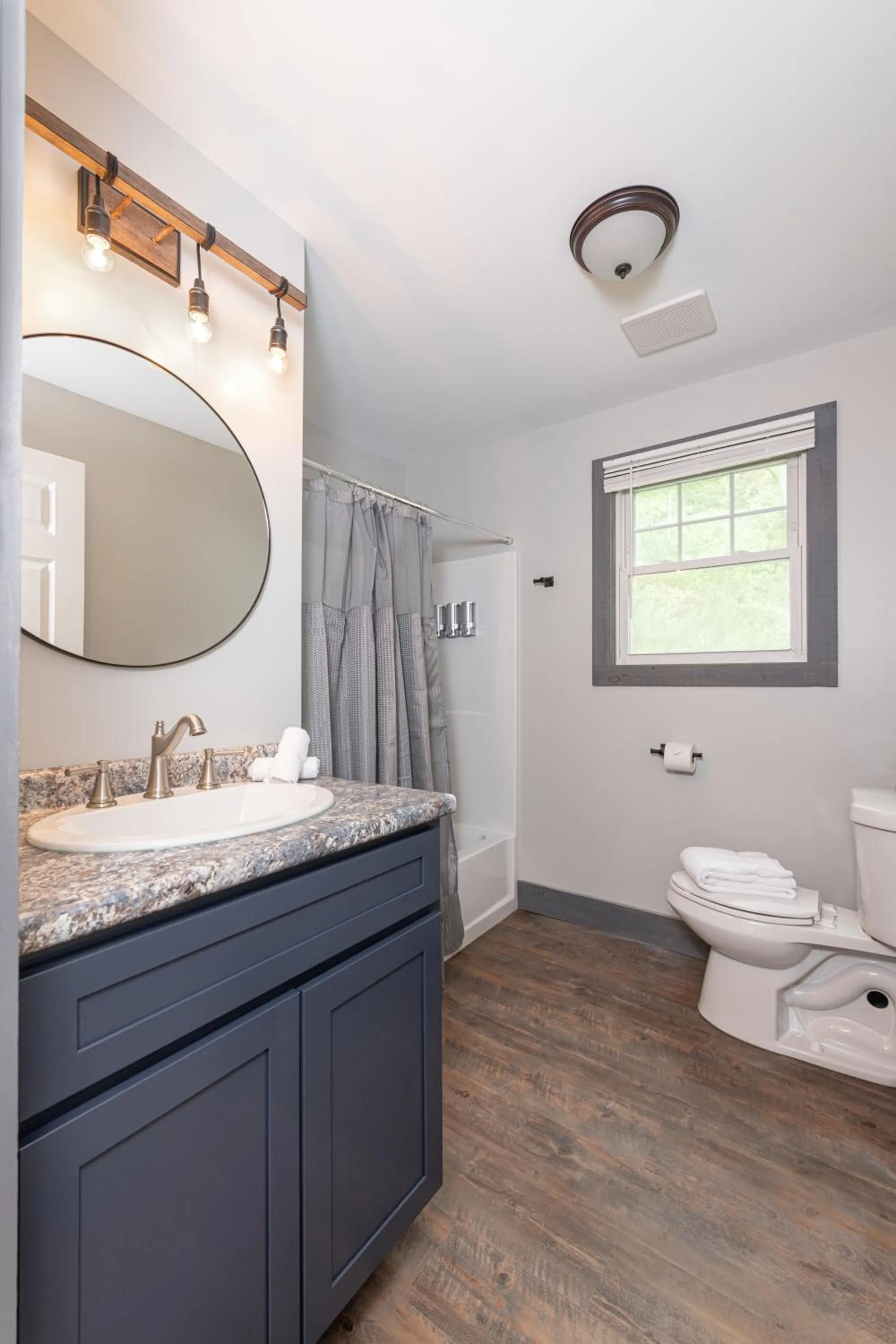 Bathroom in Lake Bomoseen Lodge