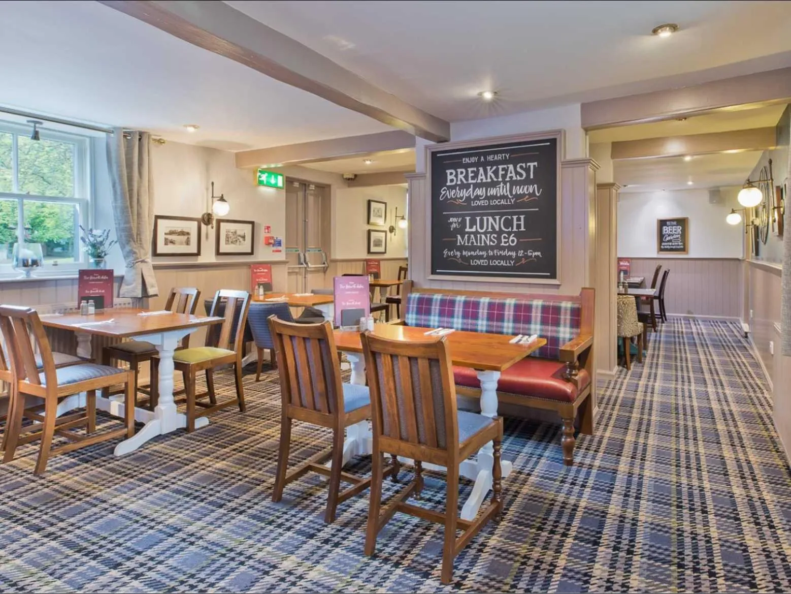 Restaurant/places to eat in West Port Hotel