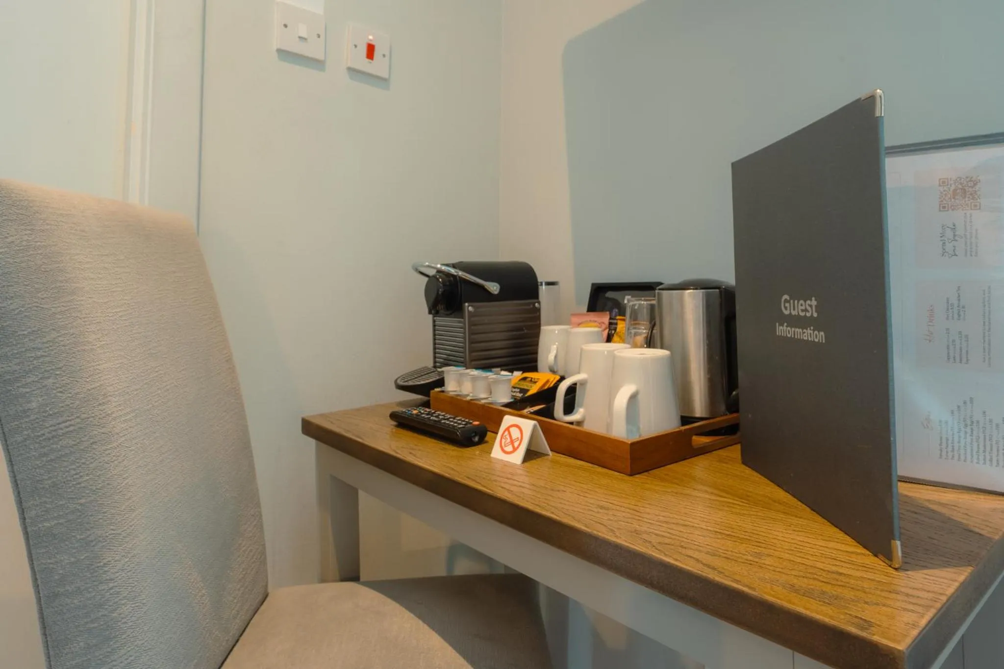 Coffee/tea facilities in West Port Hotel