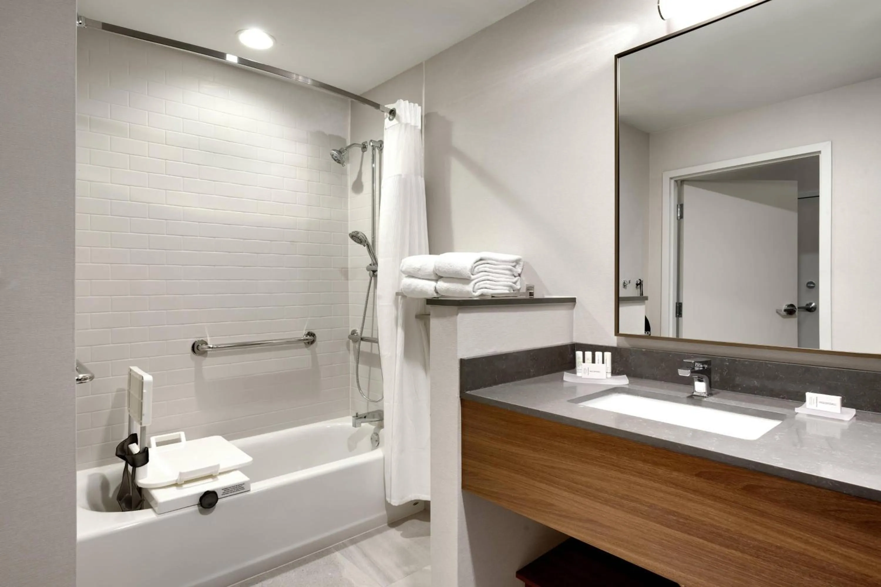 Bathroom in Fairfield Inn & Suites by Marriott Fort Smith