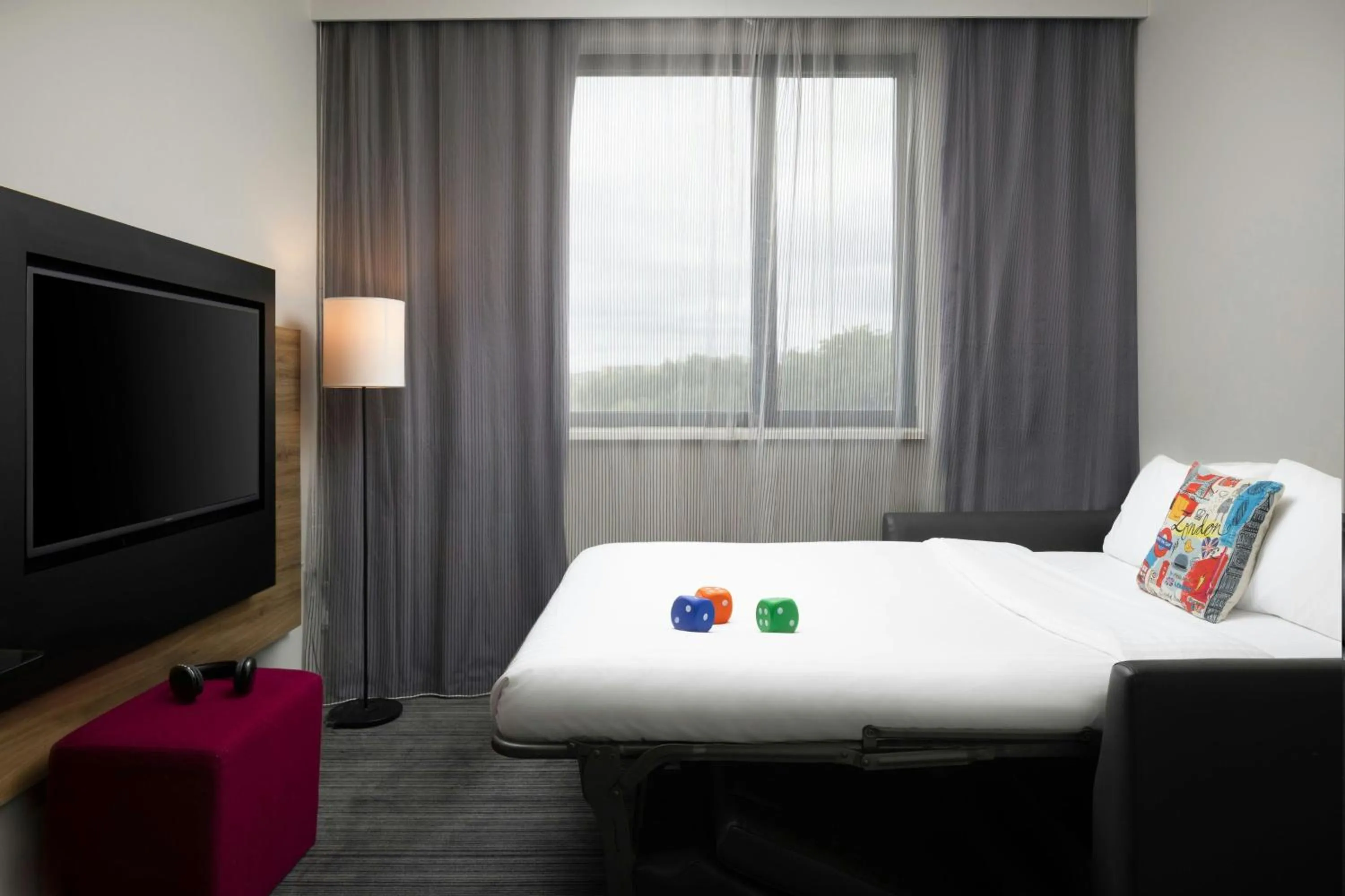 Photo of the whole room, Bed in Moxy London Heathrow Airport