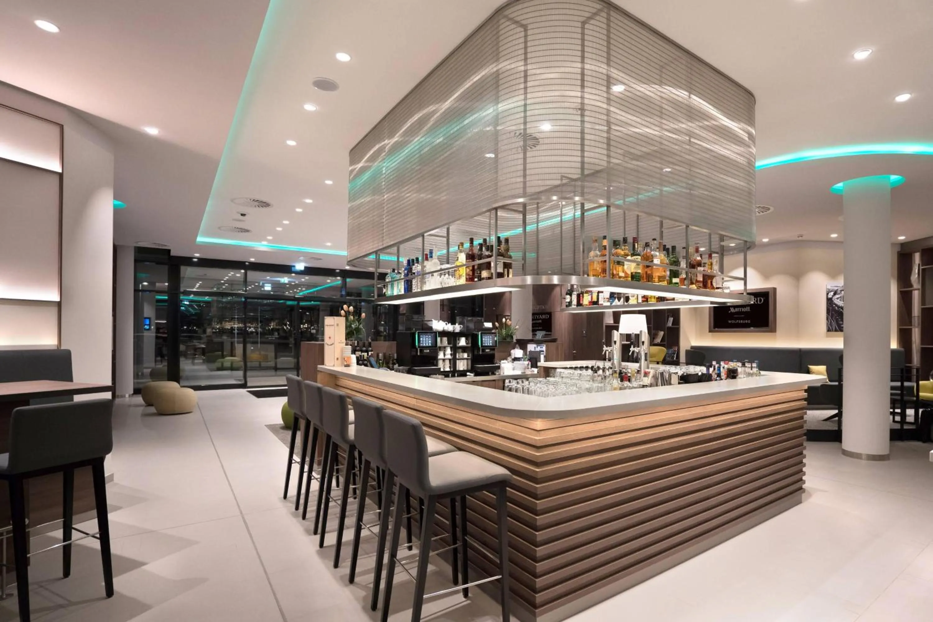 Lounge or bar in Courtyard by Marriott Wolfsburg