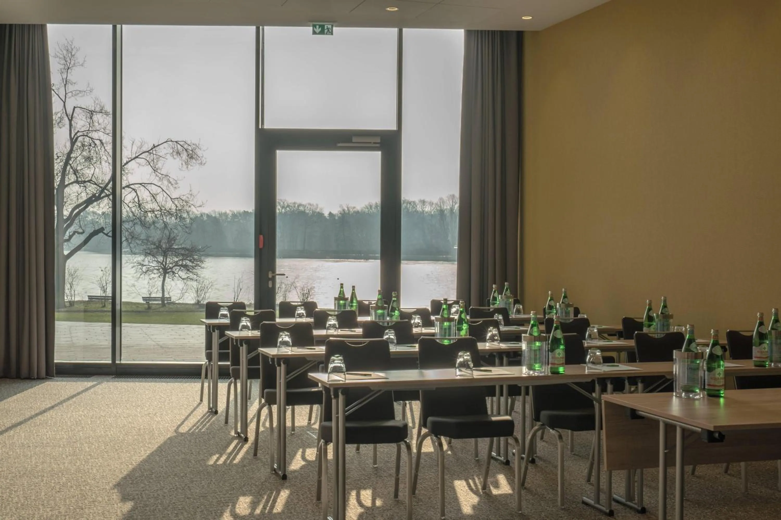 Meeting/conference room in Courtyard by Marriott Wolfsburg