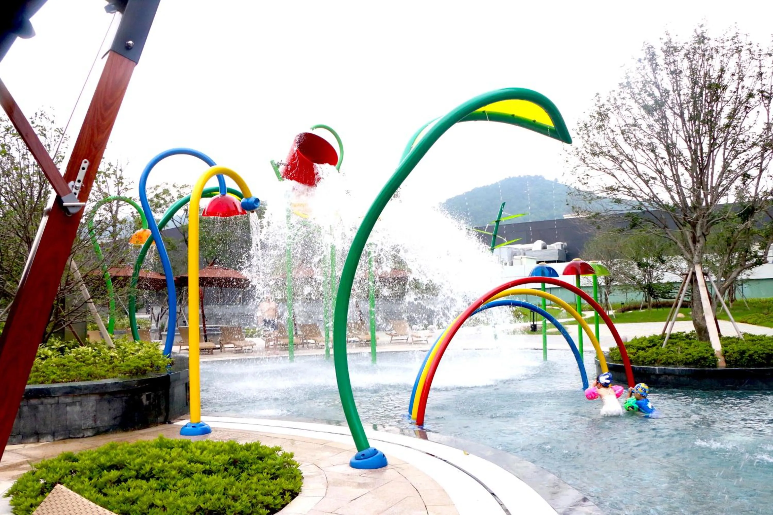 Swimming pool in Suzhou Marriott Hotel Taihu Lake
