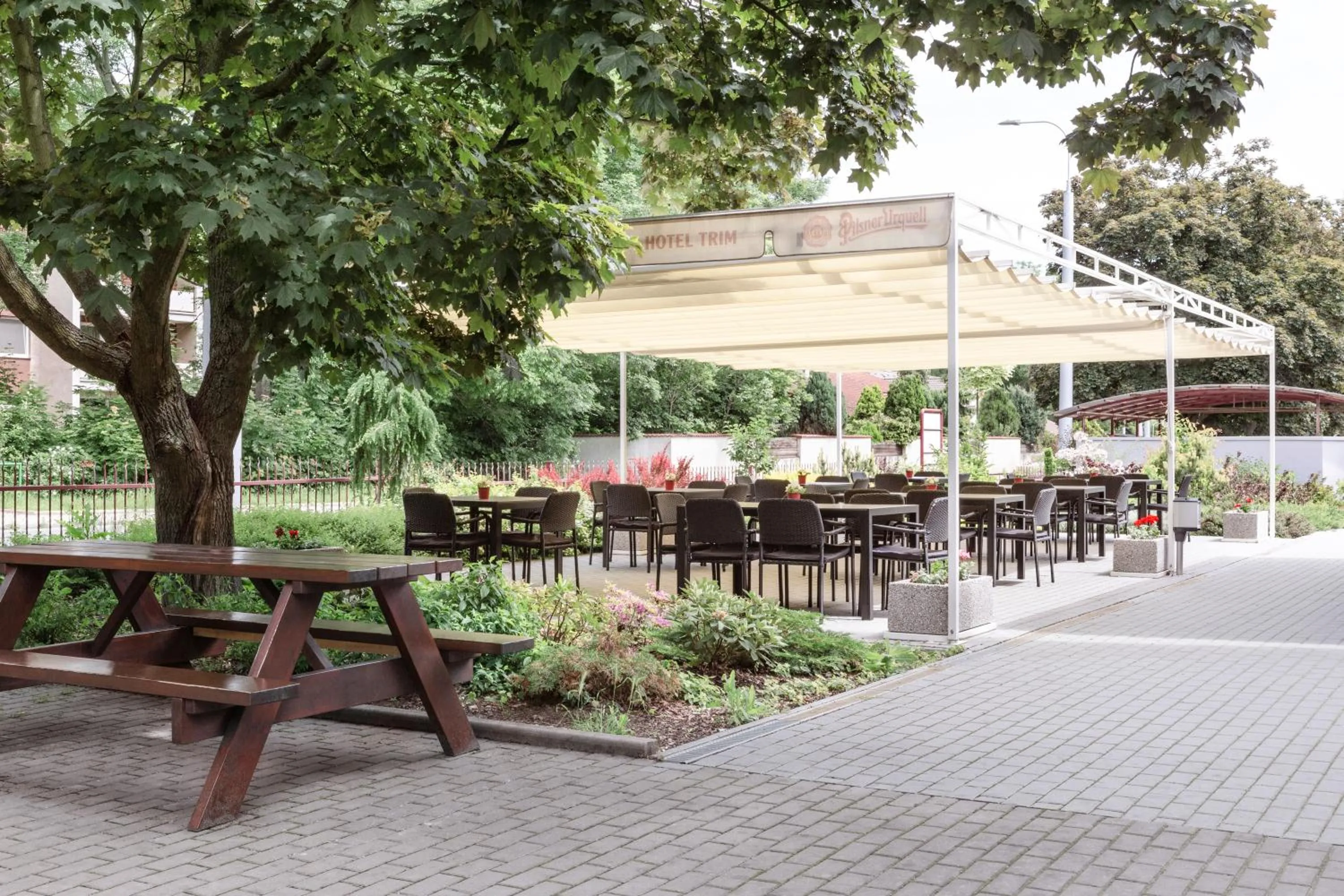 Garden in Hotel Trim